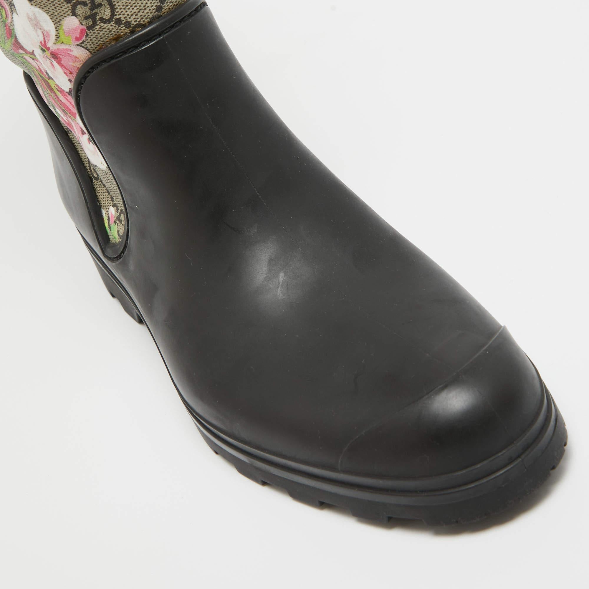 Gucci Multicolor Canvas and Rubber Floral Riding Boots Size 41 For Sale 2