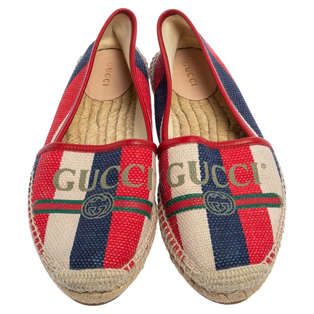 To elevate your style, Gucci brings you this pair of espadrilles that speak nothing but luxury. They've been crafted from canvas and detailed with the logo on the uppers. The comfort-filled flats are easy to slip on and they are just the right
