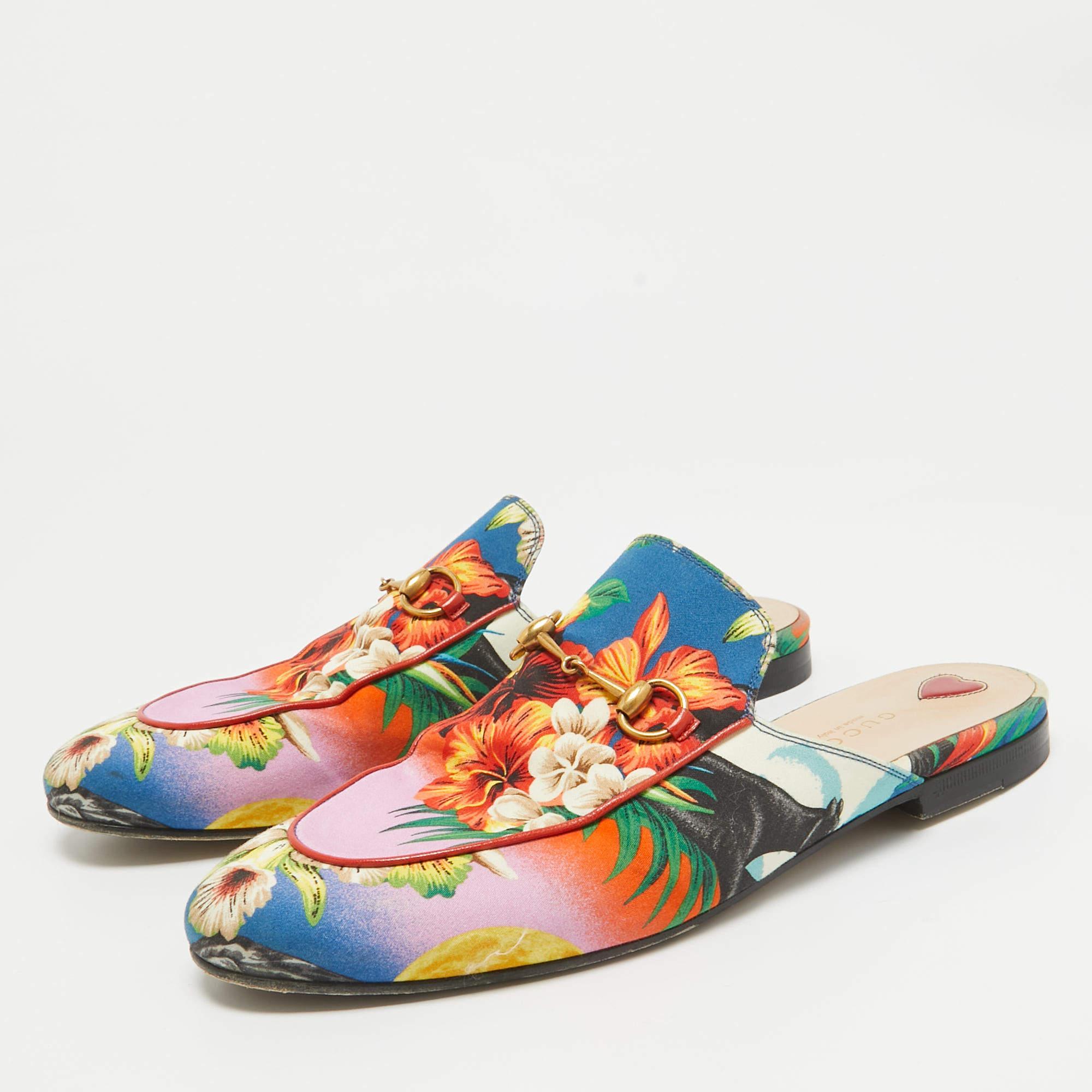 Gucci first launched the Princetown slipper as part of their Fall Winter 2015 collection and it lit up a trend that refuses to die down. This pair here comes in floral fabric. They feature the iconic Horsebit detail in gold tone on the uppers. Easy