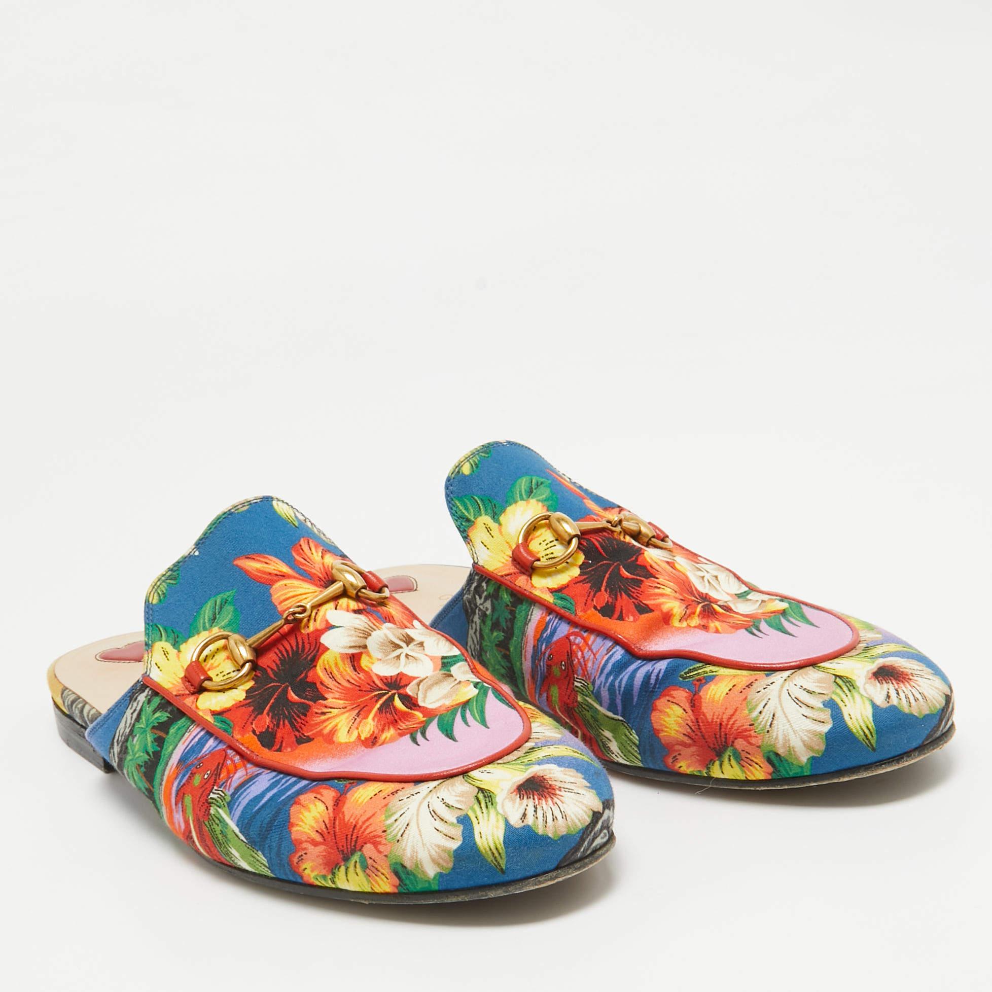 Gucci Multicolor Floral Fabric Princetown Flat Mules Size 39.5 In Fair Condition In Dubai, Al Qouz 2