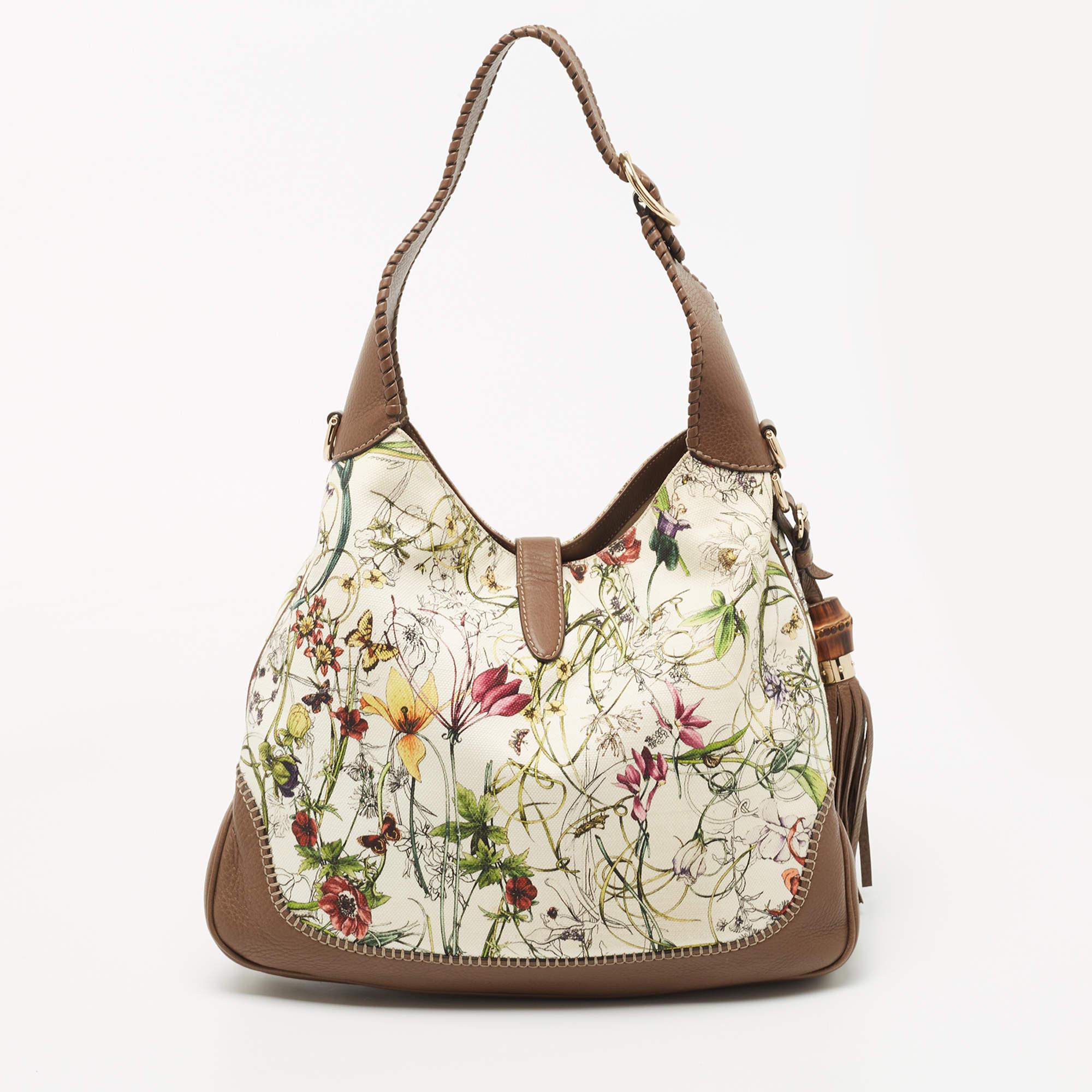 Take your style a notch higher with this understated yet fashionable hobo. Cut skillfully, the bag features a spacious interior. It is perfect for daily use!

Includes: Detachable Strap
