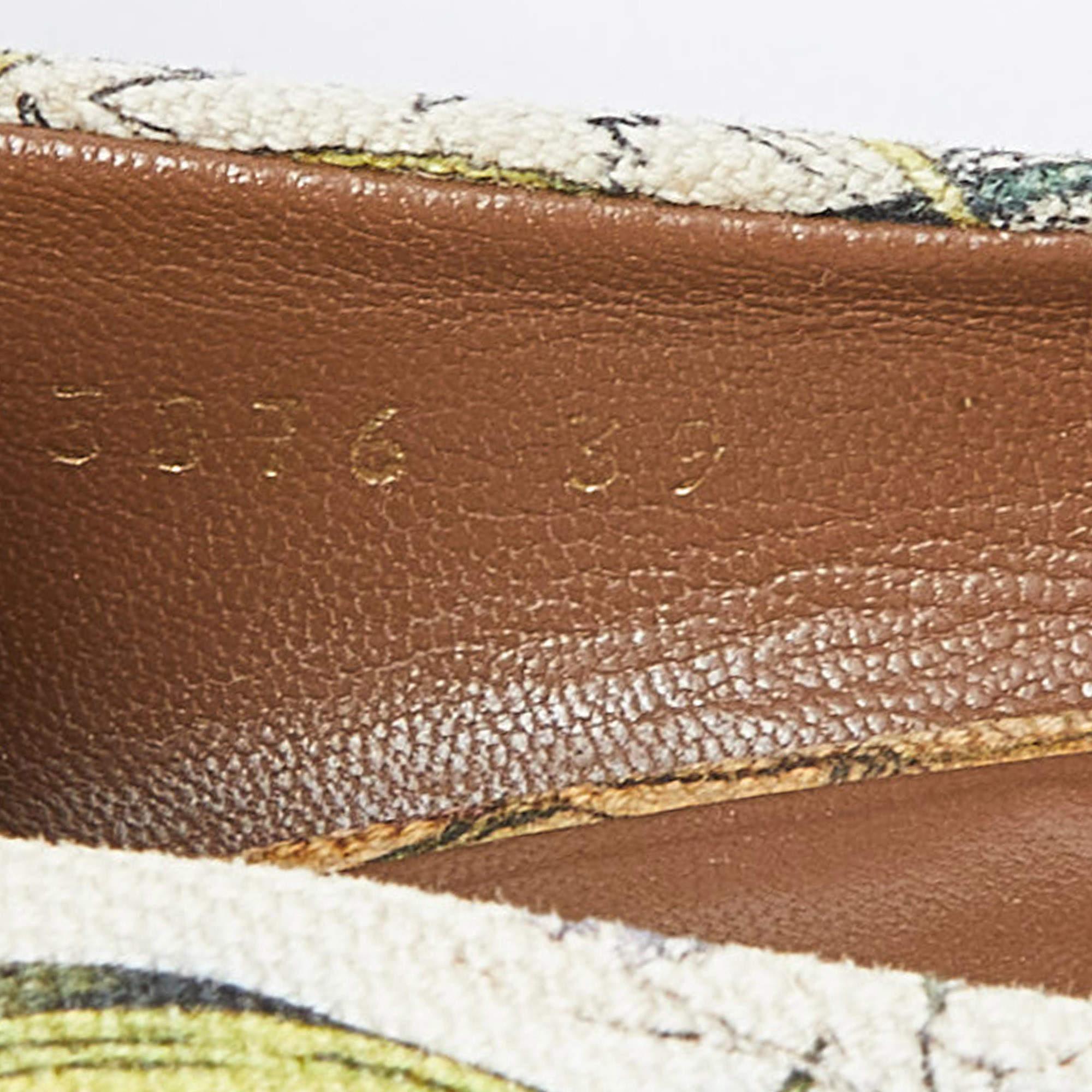 Gucci Multicolore Floral Print Canvas Horsebit Peep Toe Wedge Pumps Size 39 en vente 7