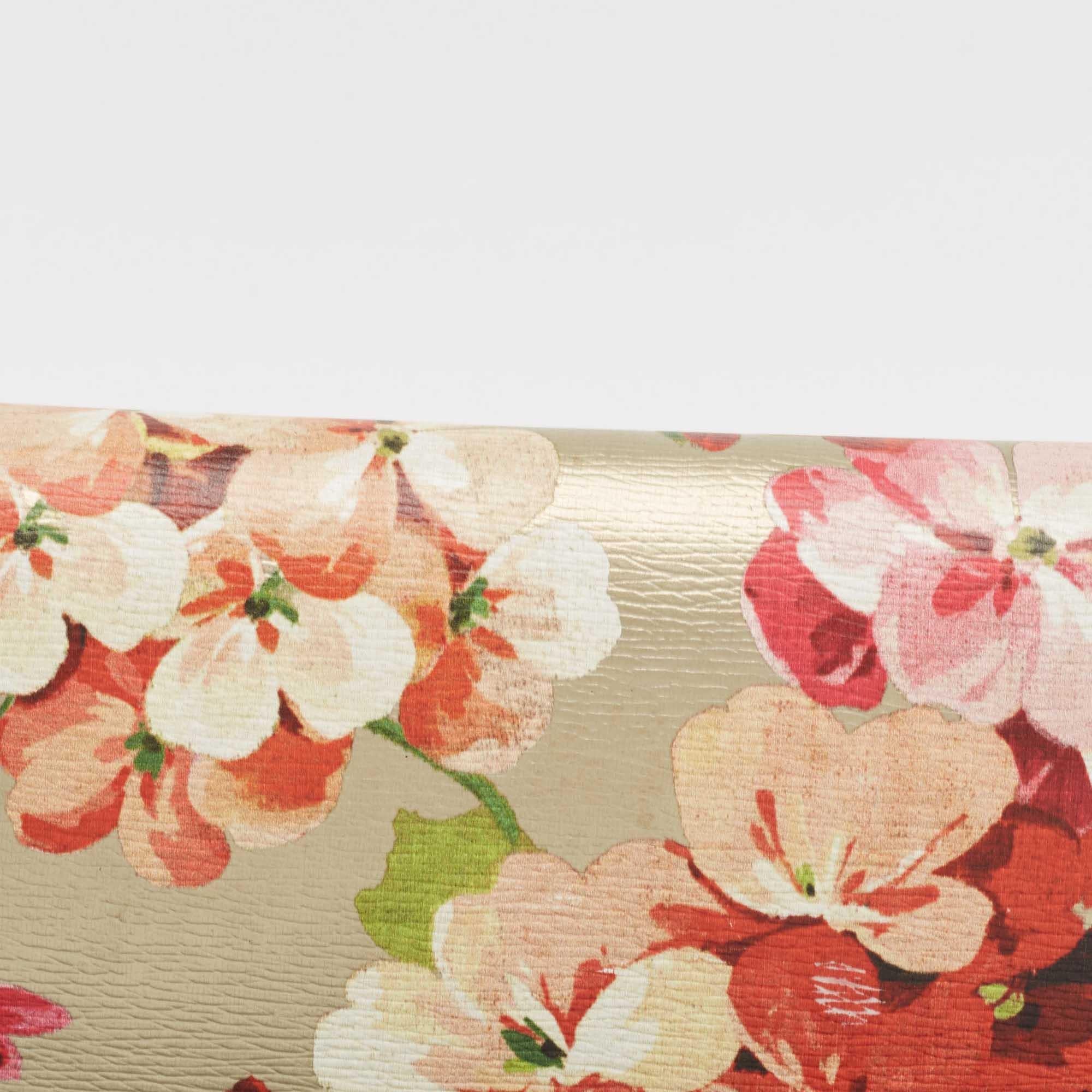 Gucci Multicolor GG Blooms Portemonnaie mit Lederklappe und Kette im Angebot 3
