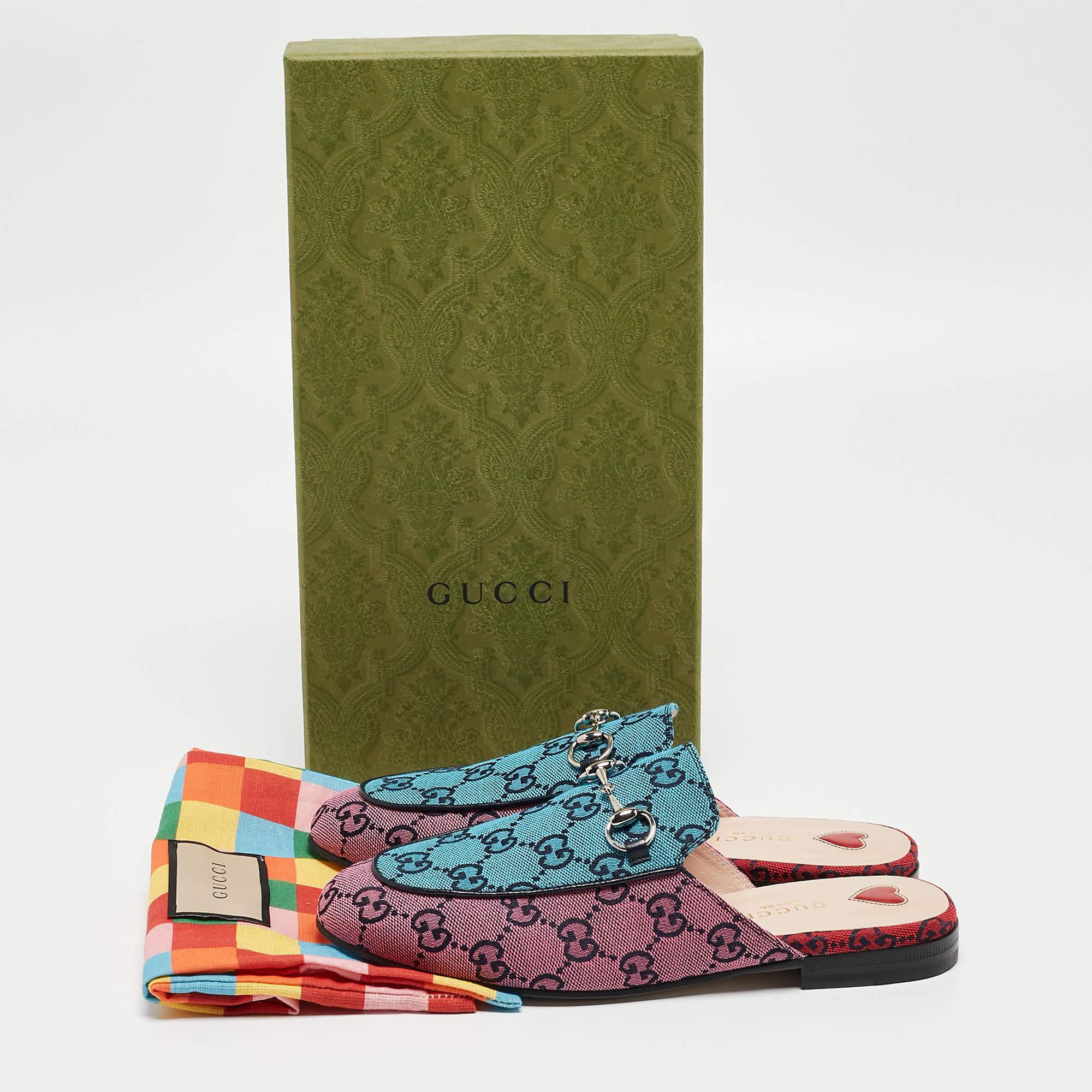These Gucci Princetown mules are a fresh update on the perennially chic Gucci horsebit loafers. These shoes are enhanced by a gold-tone horsebit detail that has defined the Gucci collection since the very beginning. Featuring a GG canvas body and