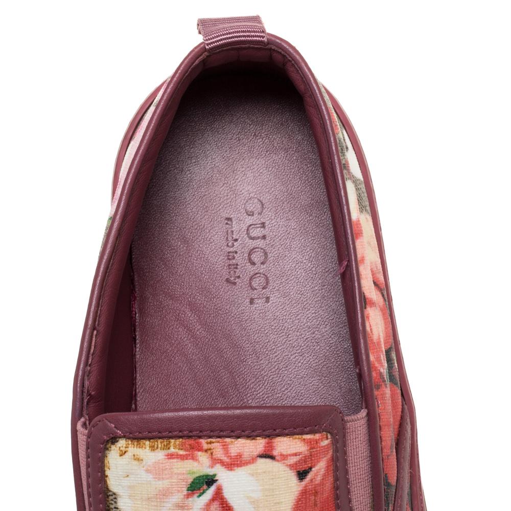 Women's Gucci Multicolor GG Supreme Blooms Printed Canvas Slip On Sneakers Size 37
