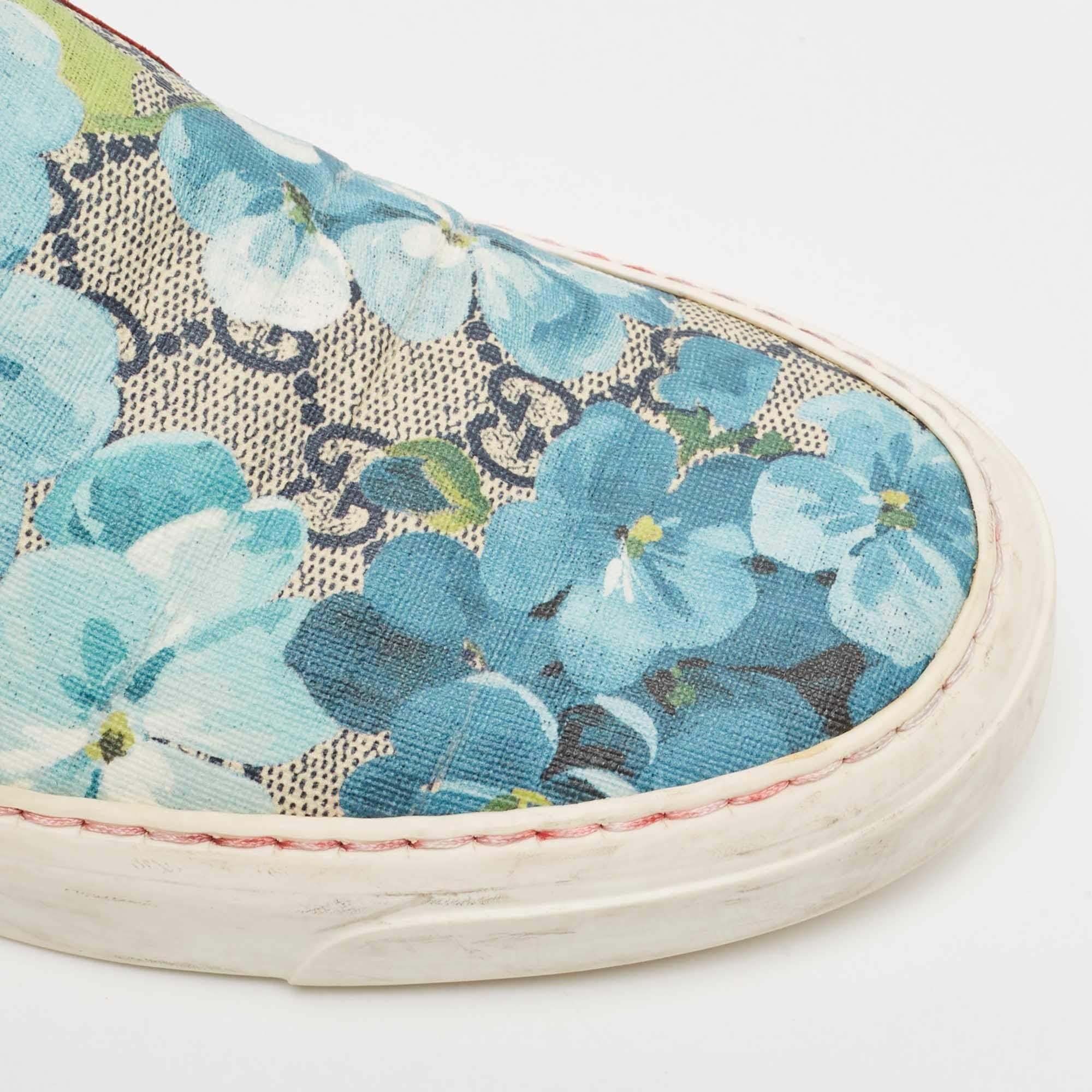 Gucci Mehrfarbige GG Supreme Blooms Slip On Turnschuhe aus bedrucktem Segeltuch Größe 37,5 2
