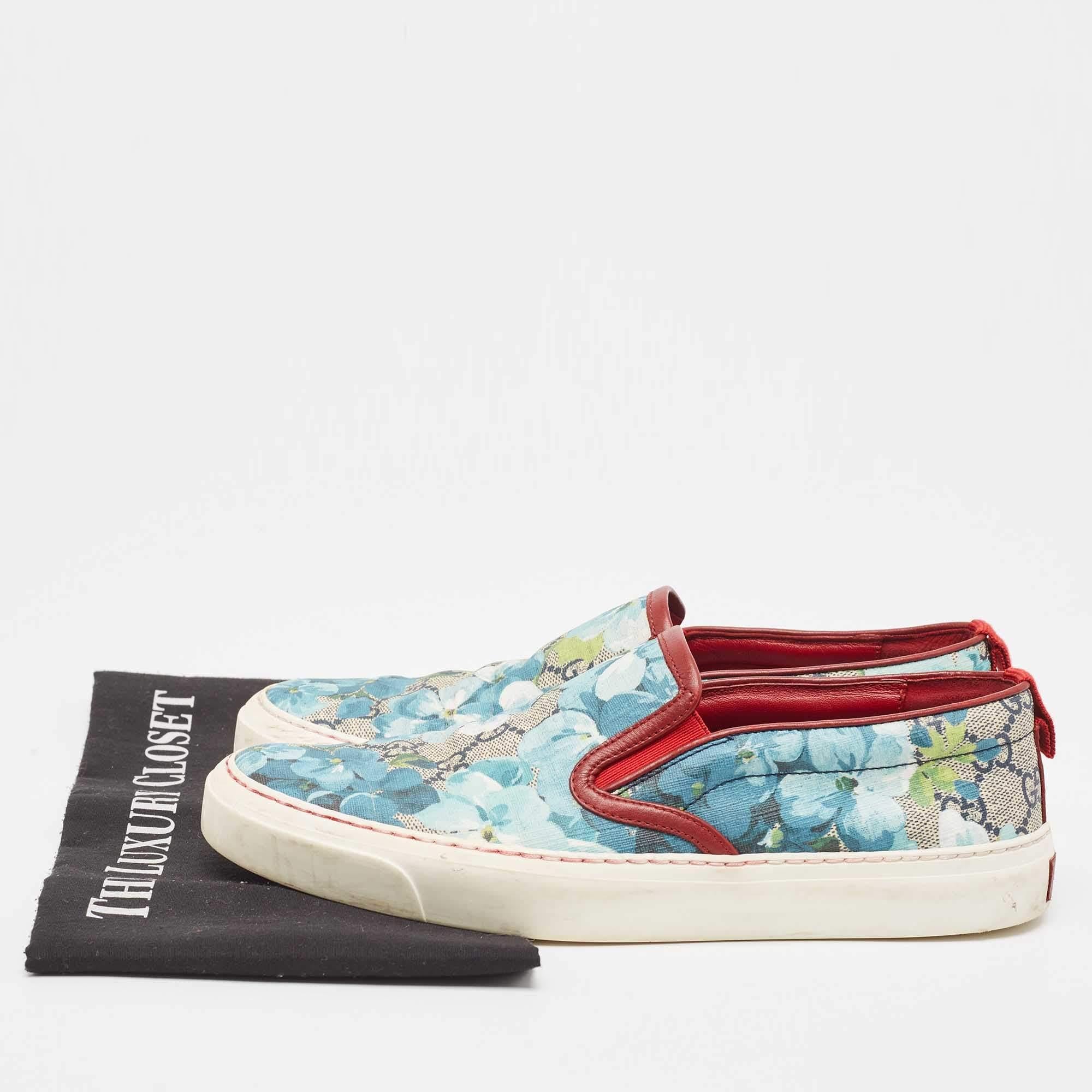 Gucci Mehrfarbige GG Supreme Blooms Slip On Turnschuhe aus bedrucktem Segeltuch Größe 37,5 4