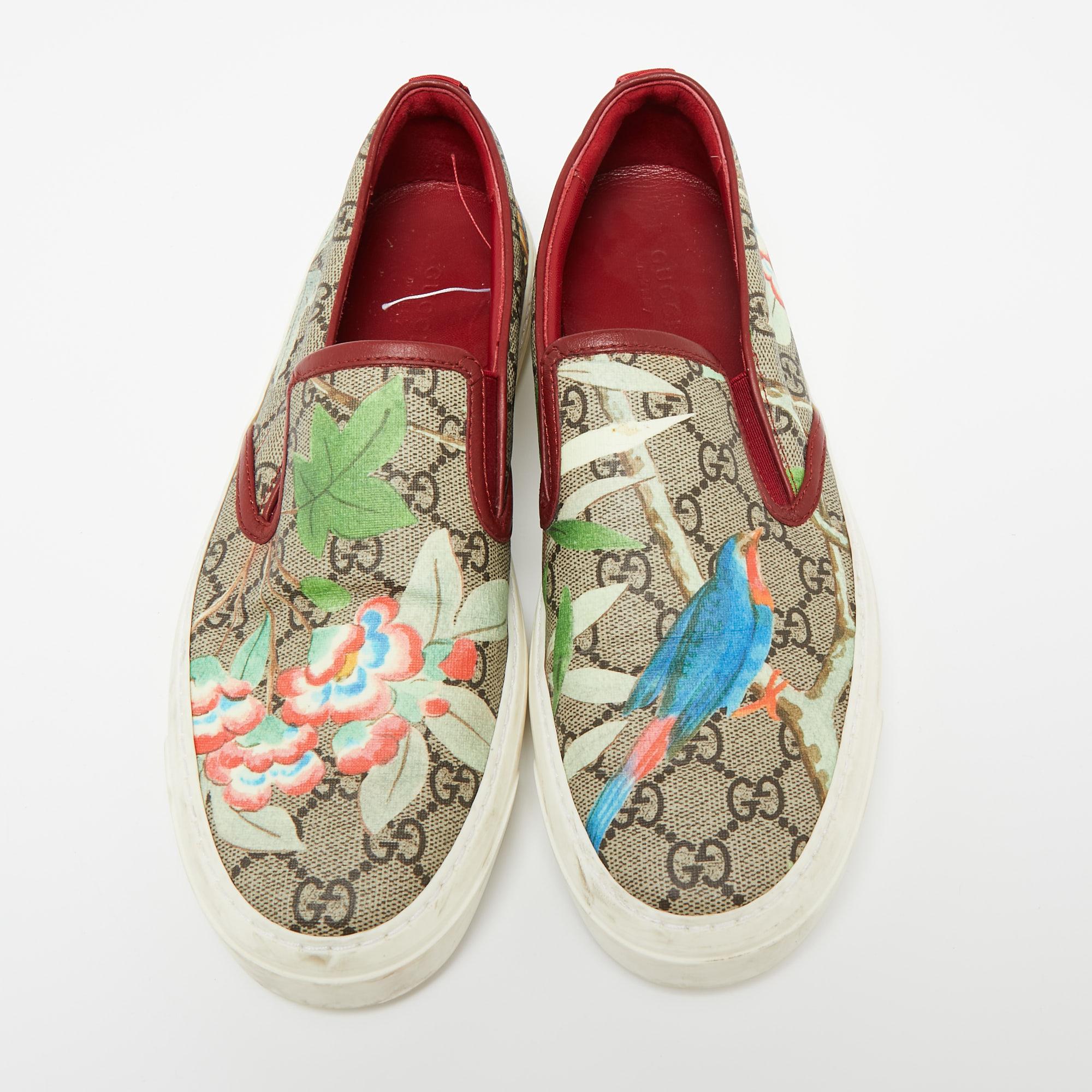 These multicolored sneakers from Gucci are truly a maker of trends. The sneakers are designed in a low-top design using GG Supreme canvas that flaunts blooming floral prints. Set on durable rubber soles, this pair is high in comfort and style, just