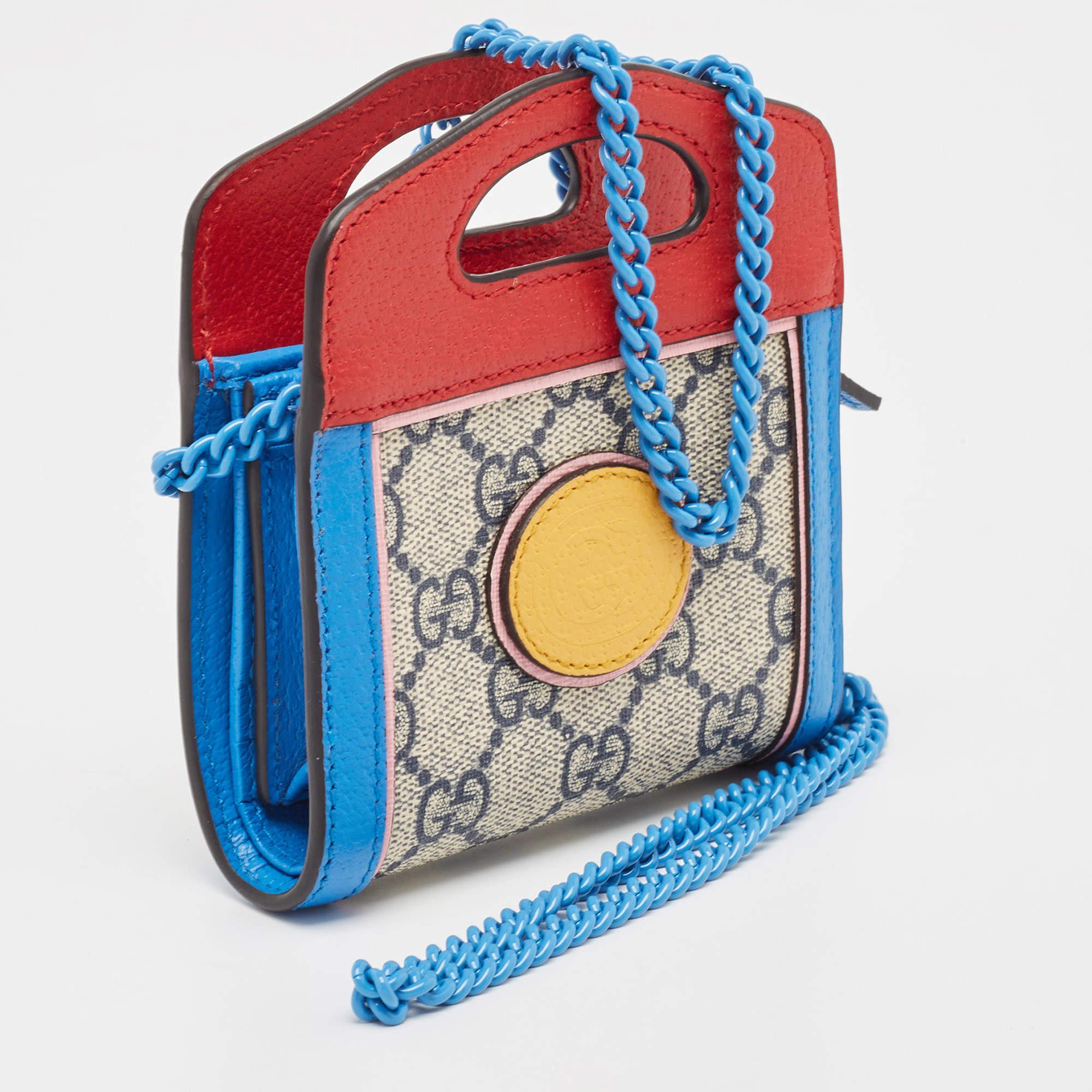 Gucci Multicolor GG Supreme Canvas und Leder Brieftasche auf Kette im Zustand „Hervorragend“ im Angebot in Dubai, Al Qouz 2