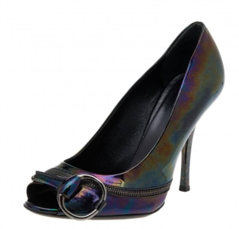 Gucci Multicolor Iridescent Patent Leather Horsebit Peep Toe Pumps Size 37.5 In Good Condition For Sale In Dubai, Al Qouz 2
