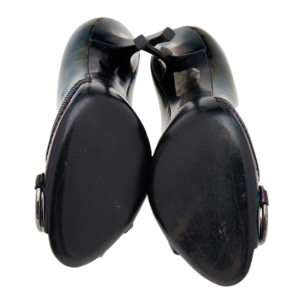 Gucci Mehrfarbige schillernde Lackleder Horsebit Peep Toe Pumps Größe 37,5 im Angebot 2