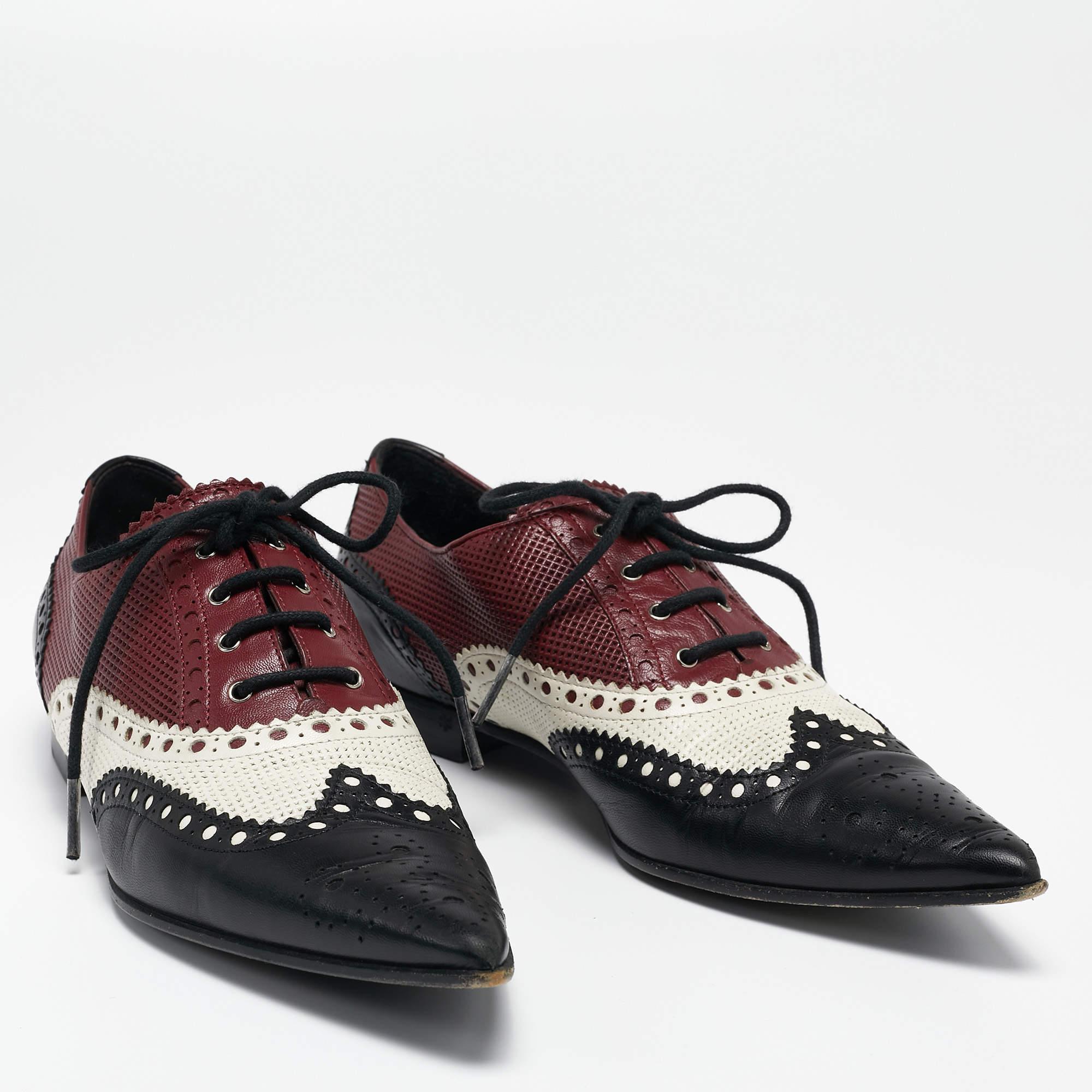 Gucci Multicolor Leather Pointed Toe Brogue Oxford Size 36 In Fair Condition For Sale In Dubai, Al Qouz 2