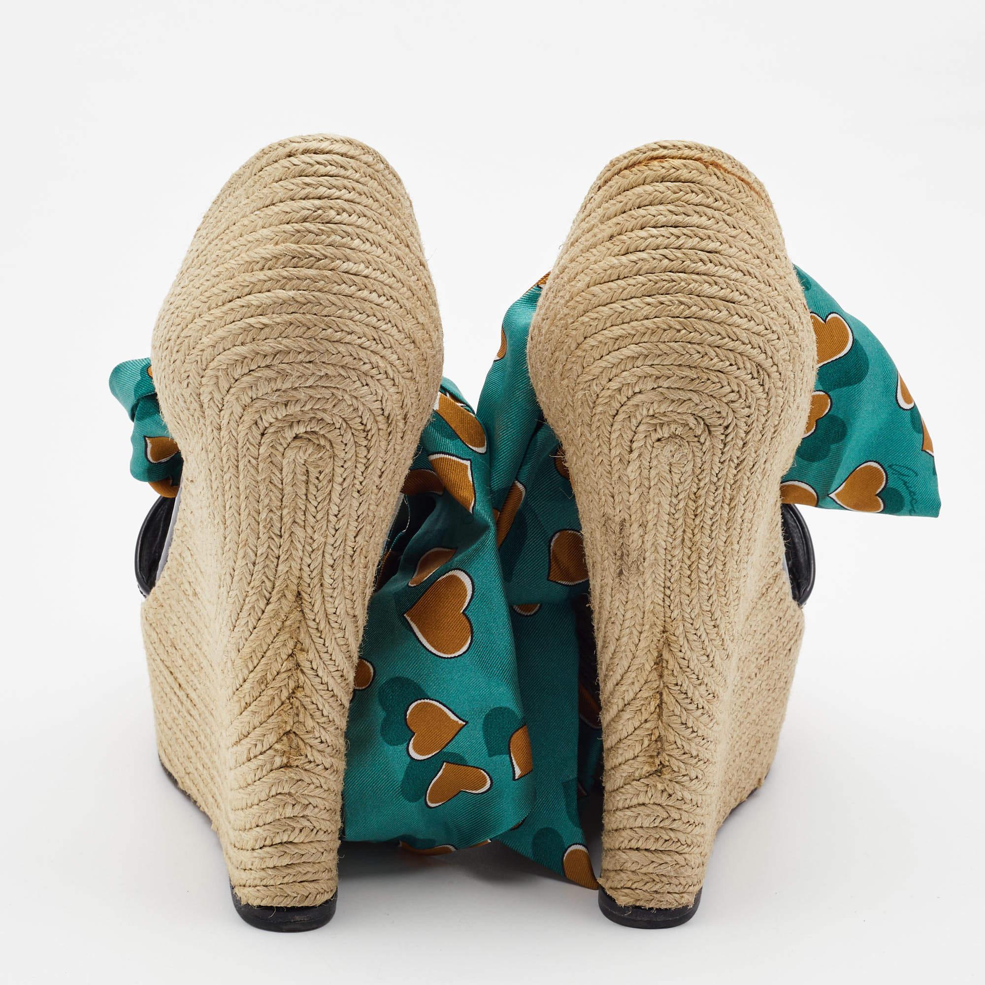 Gucci Multicolor Printed Fabric and Patent Espadrille Ankle Wrap Sandals Size 41 For Sale 2