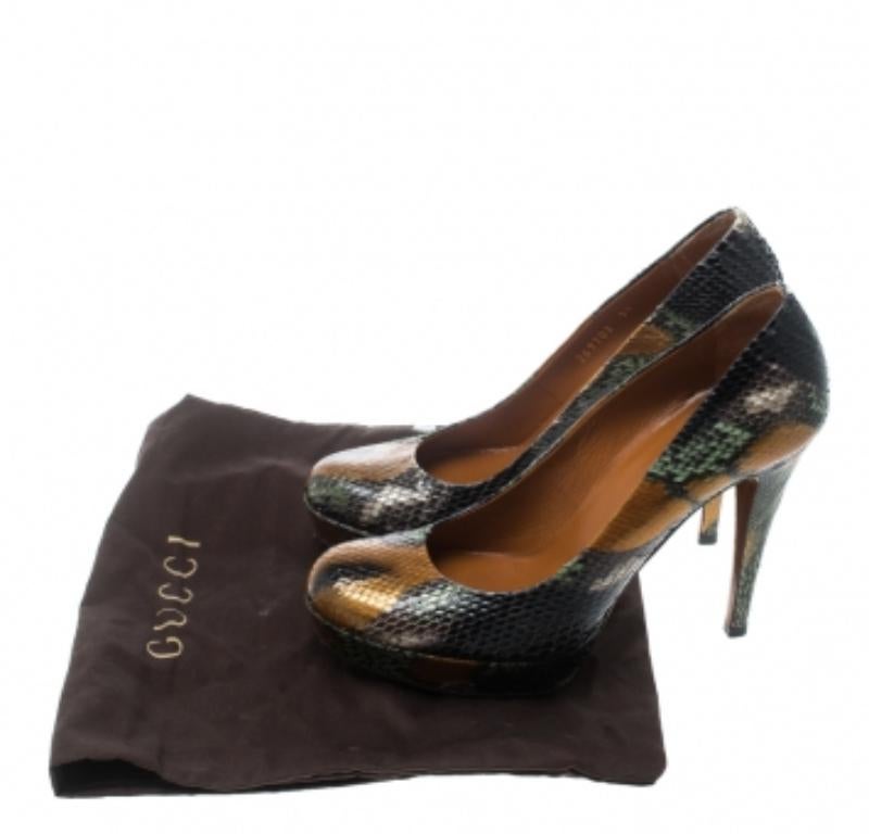 Gucci Mehrfarbige Python Betty Plateau Pumps Größe 37 im Angebot 3