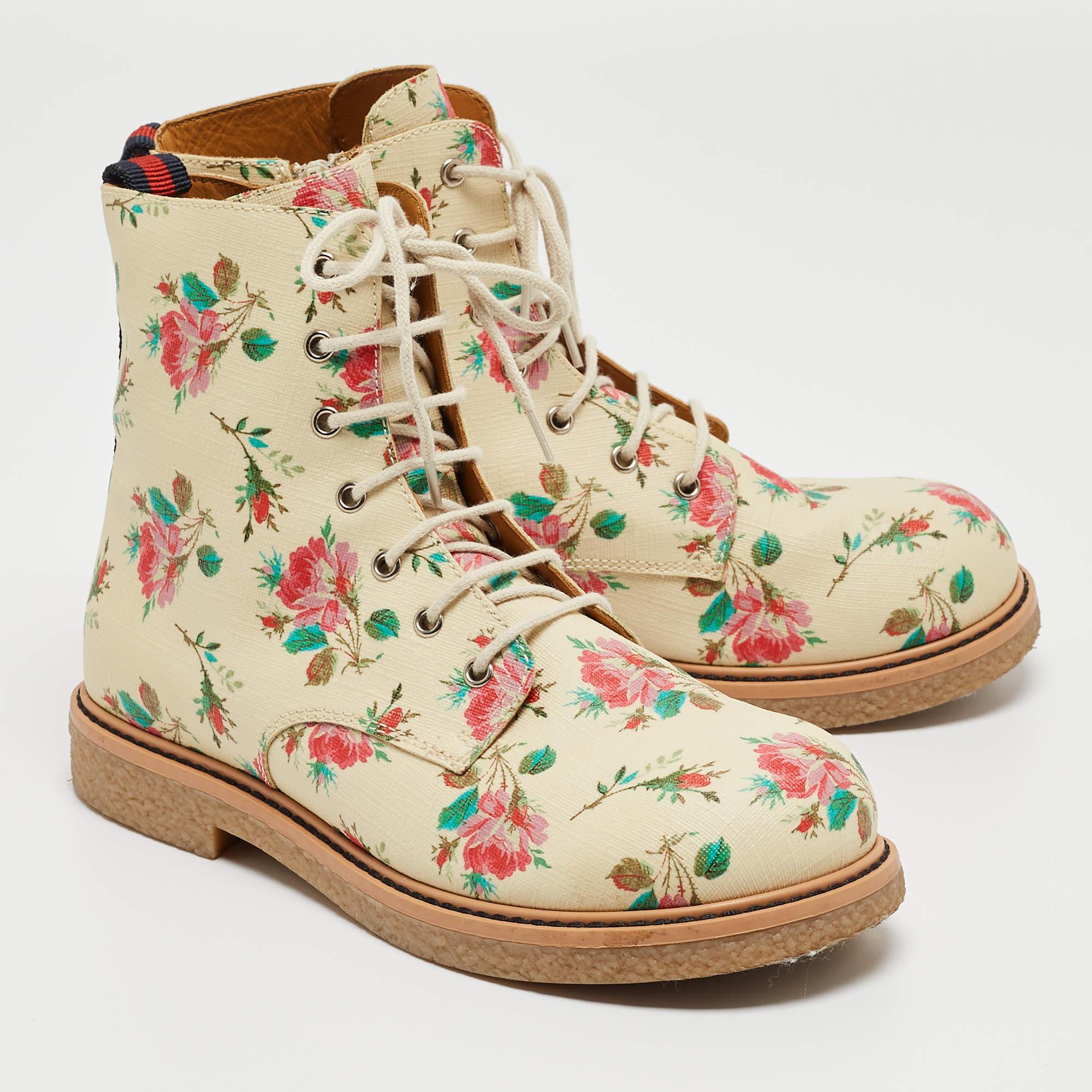 Gucci Botines Lona Suprema Estampado Rosa Multicolor Talla 33 en Excelente estado para la venta en Dubai, Al Qouz 2