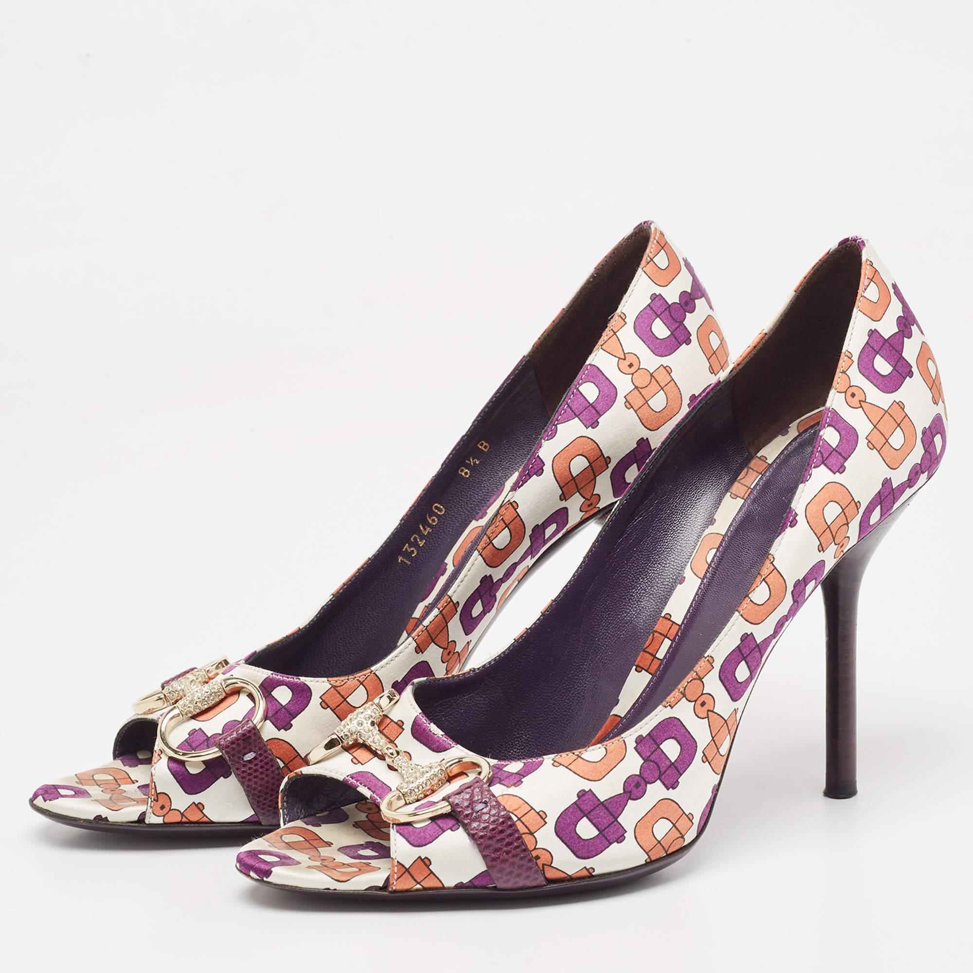 Complement your well put together outfit with these authentic Gucci Horsebit shoes. Timeless and classy they have an amazing construction for enduring quality and comfortable fit.