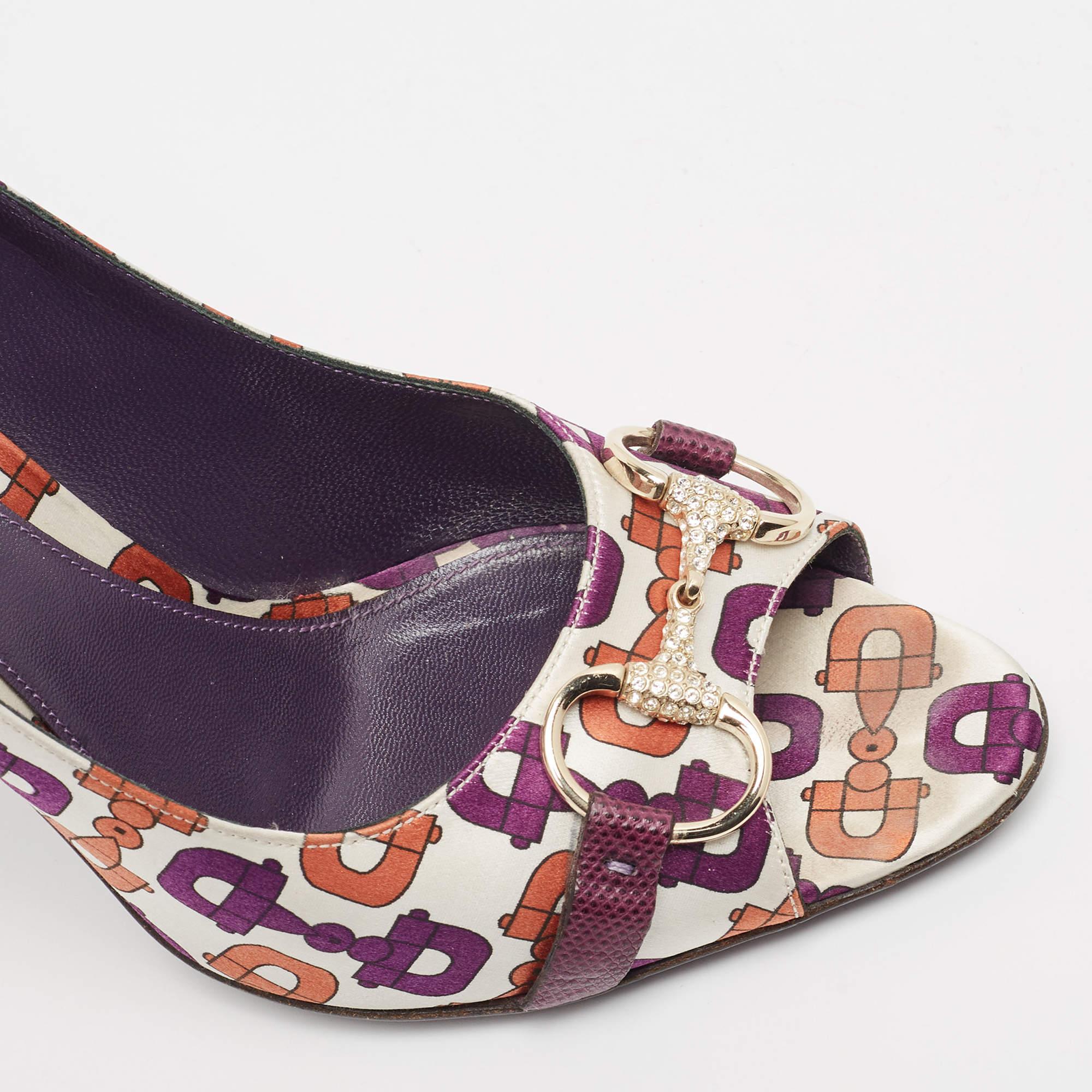 Gucci Multicolor Satin Horsebit Peep Toe Pumps Size 38.5 For Sale 3