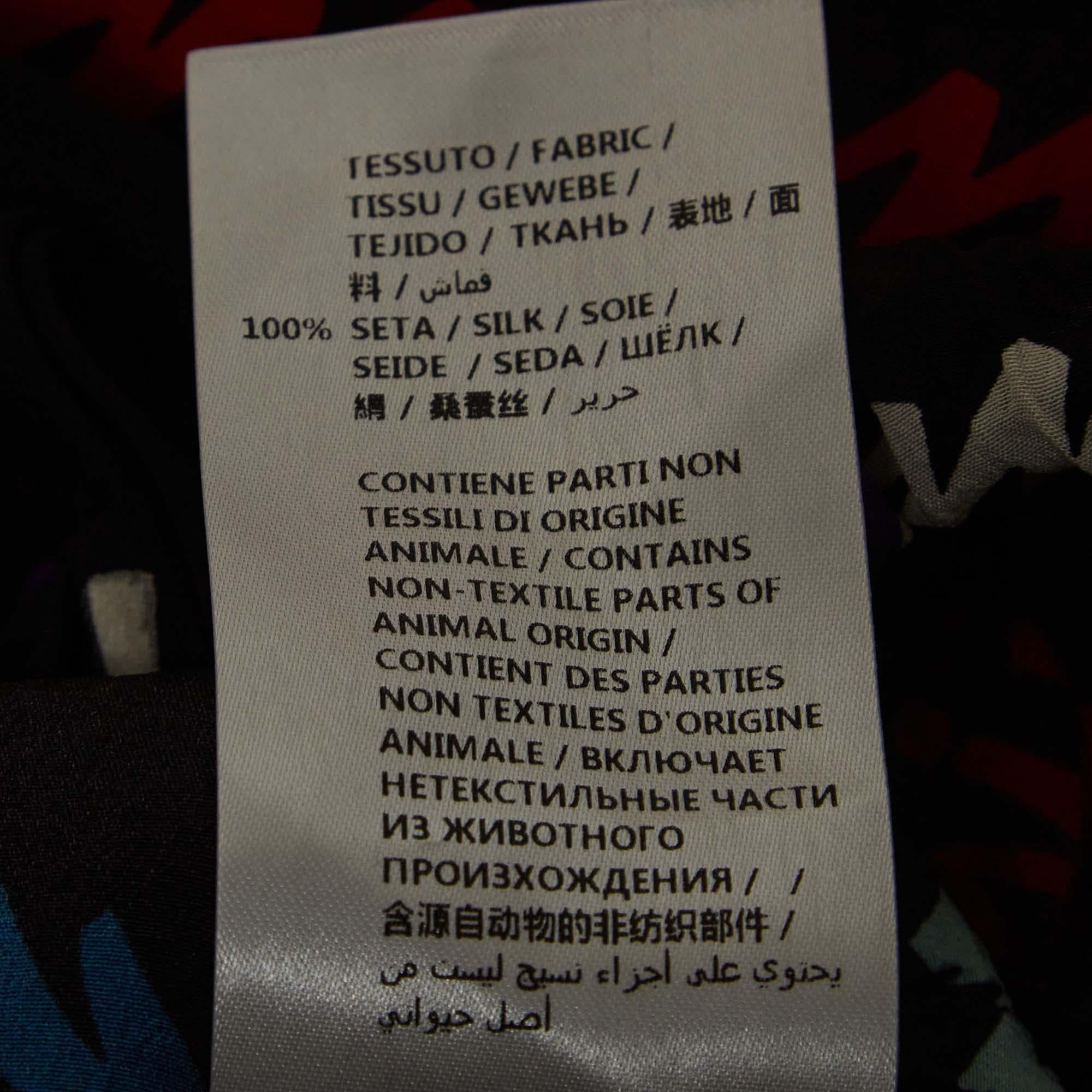 Nero Gucci Pantaloni in seta stampata con firma multicolor M. in vendita