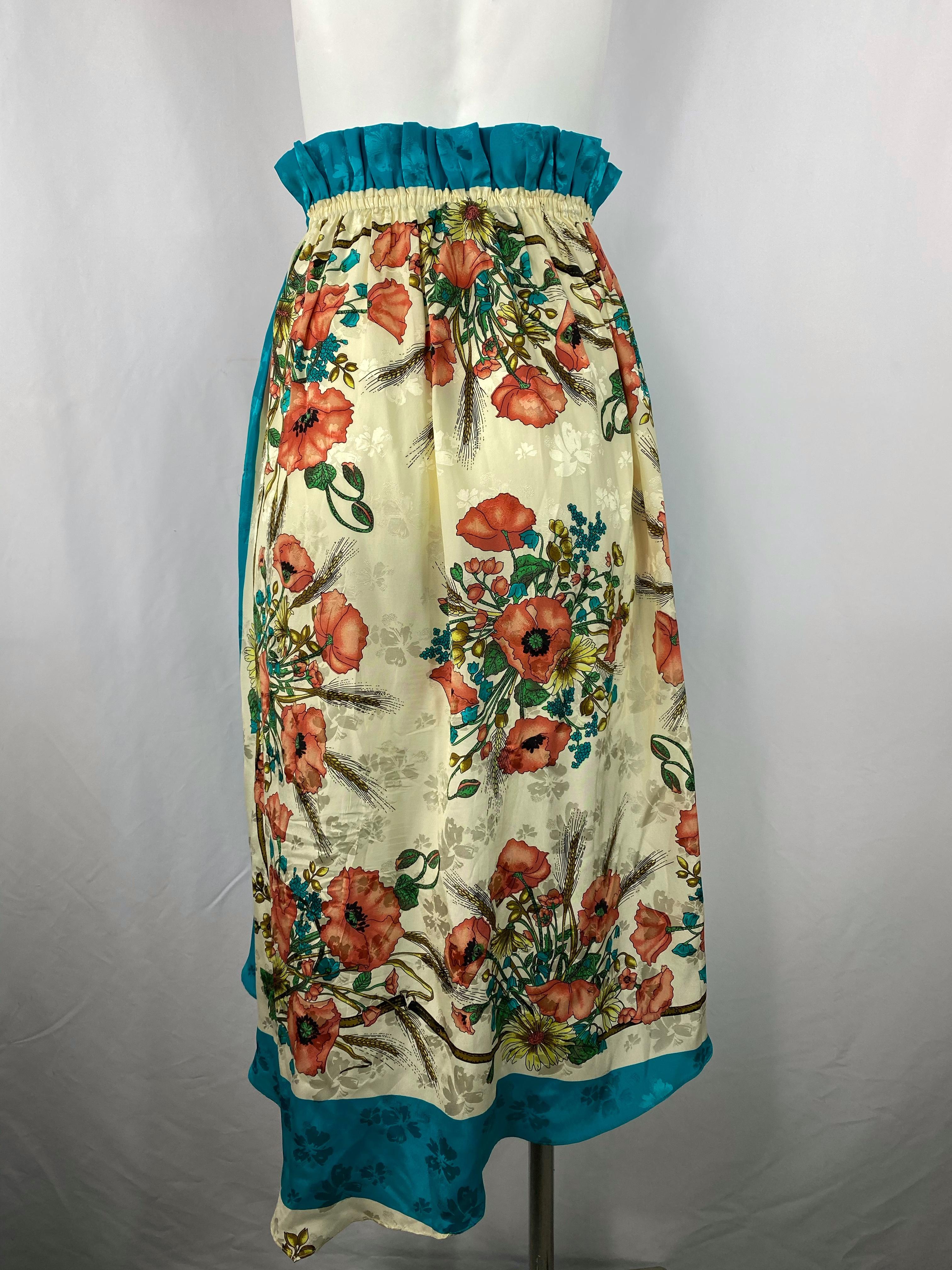 Gucci, jupe longue à fleurs en soie multicolore, taille 40   Pour femmes en vente