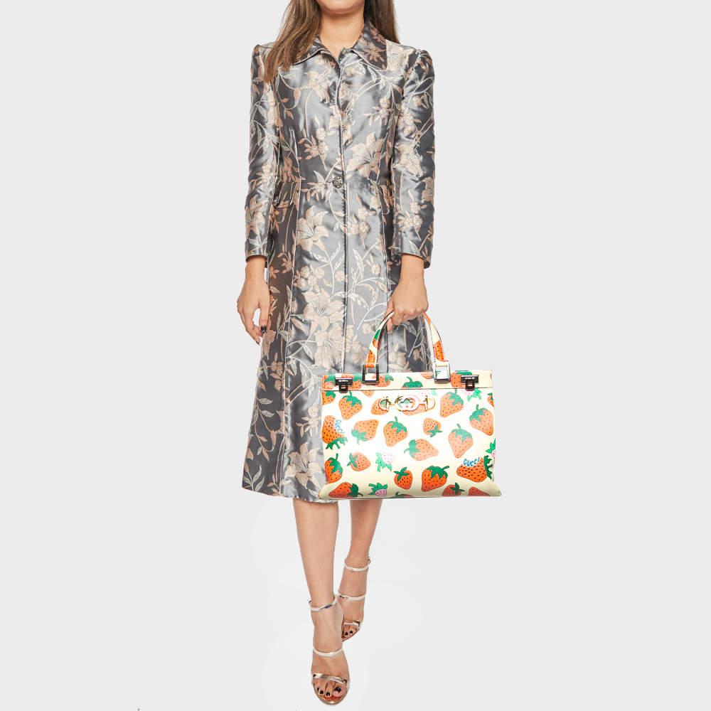 Know to create stylish  sophisticated  and timeless designs  this is a brand worth investing in. The bags that come from this labels atelier are exquisite. This tote bag is no different. It has been made from quality materials and comes with an