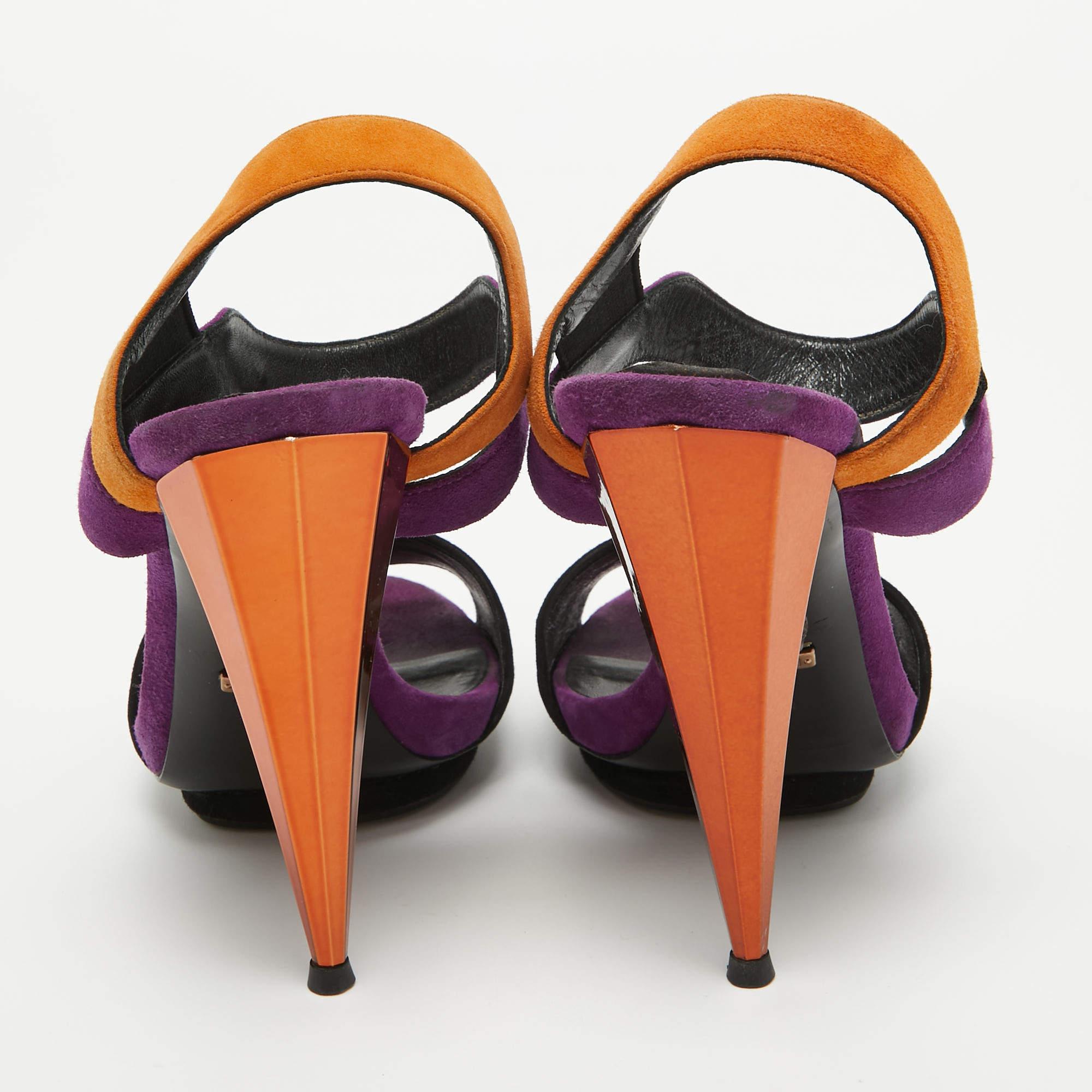 Gucci Multicolor Suede Liberty Platform Sandals Size 37.5 In Good Condition For Sale In Dubai, Al Qouz 2