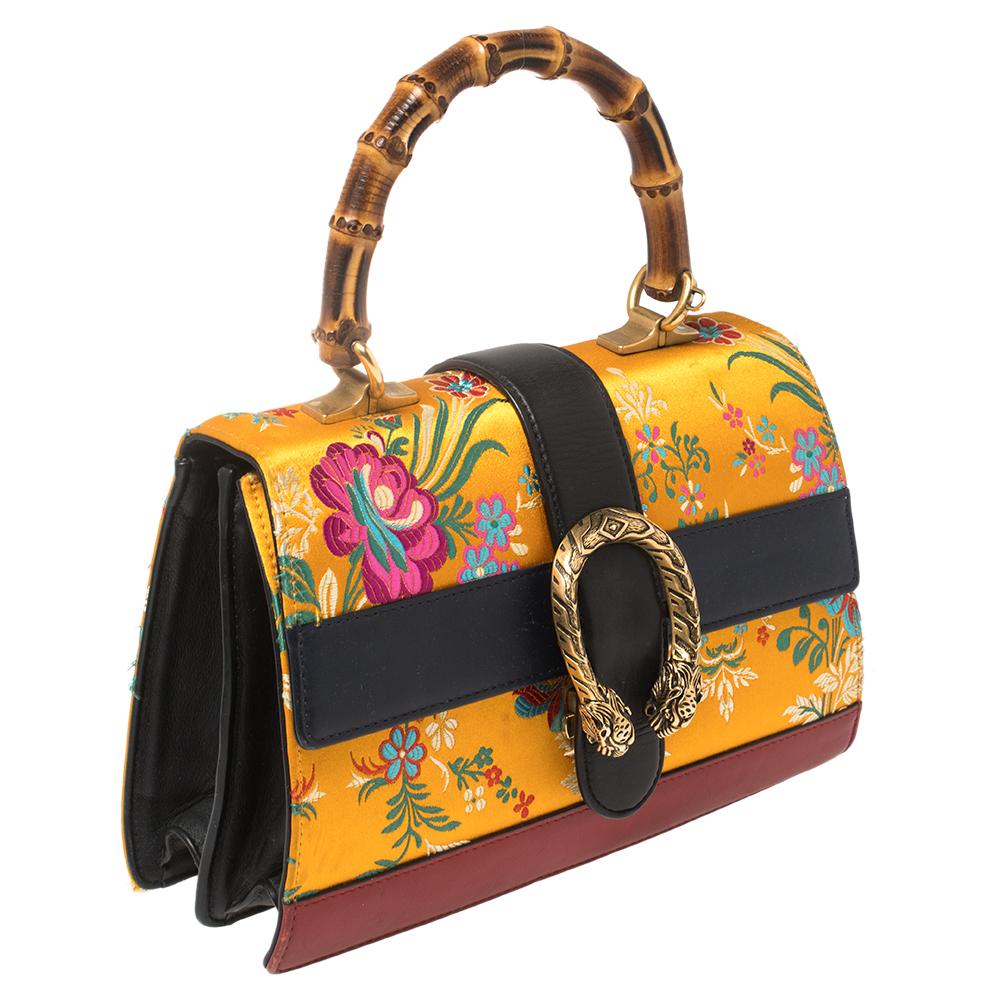 Picture yourself swinging this gorgeous bag at your outings with friends or at social gatherings and imagine how it will not only complement all your outfits but fetch you endless compliments. This Gucci creation has been beautifully crafted from