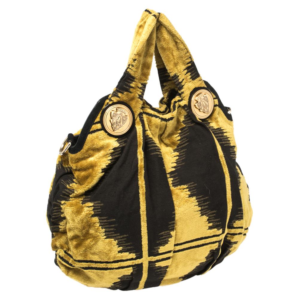 Gucci Mustard/Black Printed Velvet and Fabric Large Hysteria Hobo In Good Condition In Dubai, Al Qouz 2