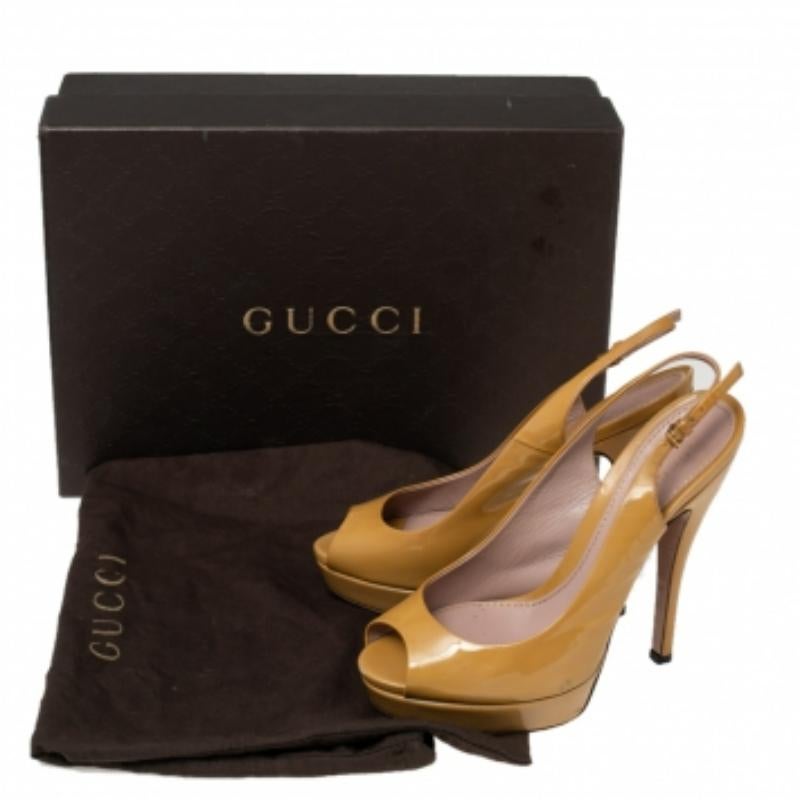 Gucci Sandalias de charol mostaza con punta de plataforma Slingback talla 37.5 en Bastante bueno estado para la venta en Dubai, Al Qouz 2