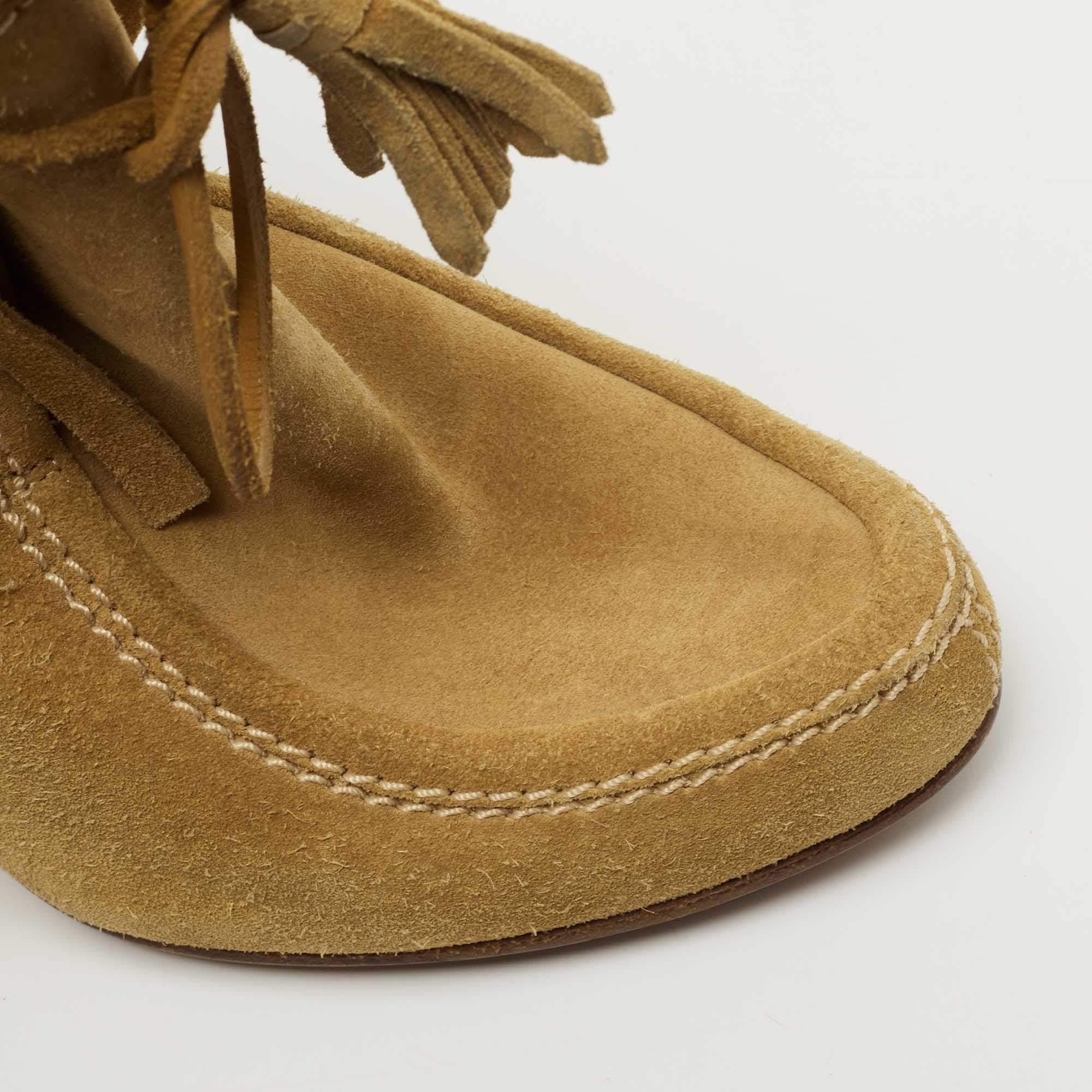 Gucci Senf Wildleder Fransen Stiefeletten in Knöchellänge Größe 36,5 2