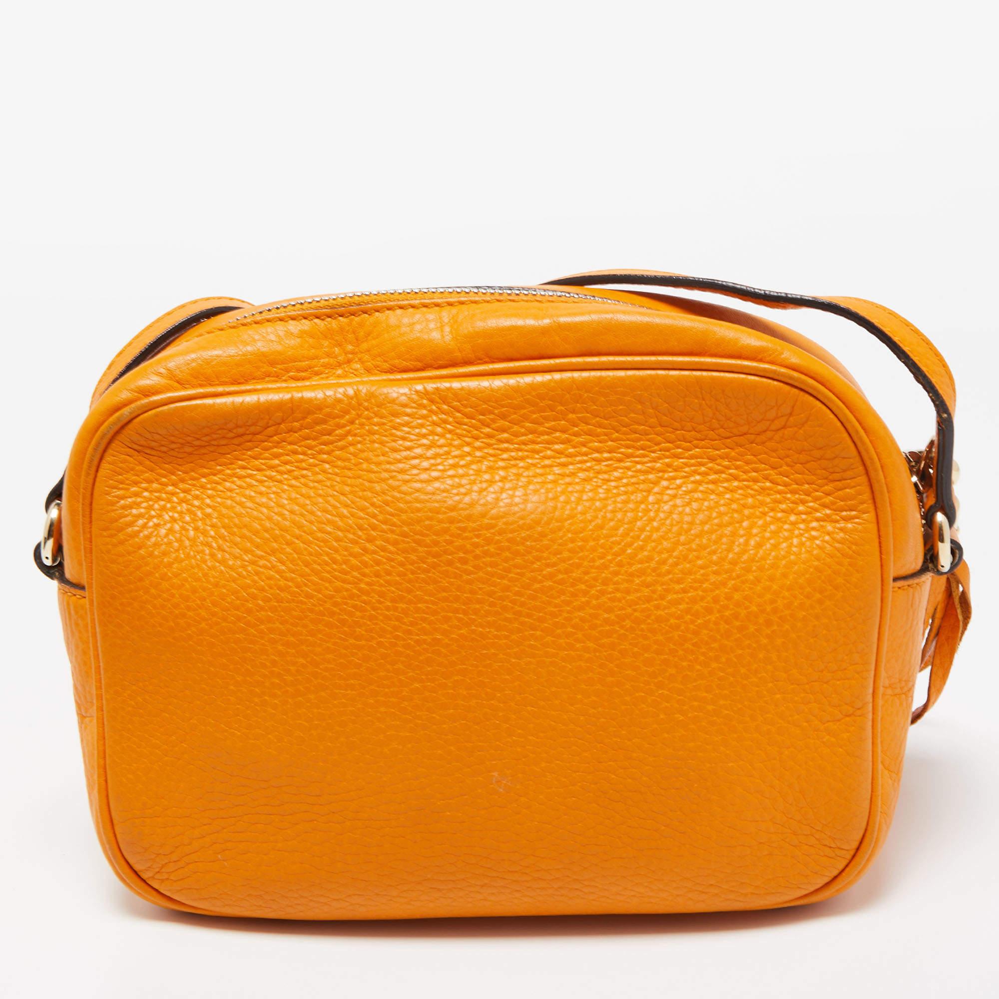 Gucci Mustard Yellow Leather Small Soho Disco Shoulder Bag In Fair Condition In Dubai, Al Qouz 2