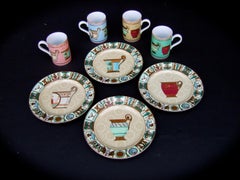 Ensemble mythologique de quatre assiettes désertiques et quatre tasses en céramique de porcelaine de Gucci