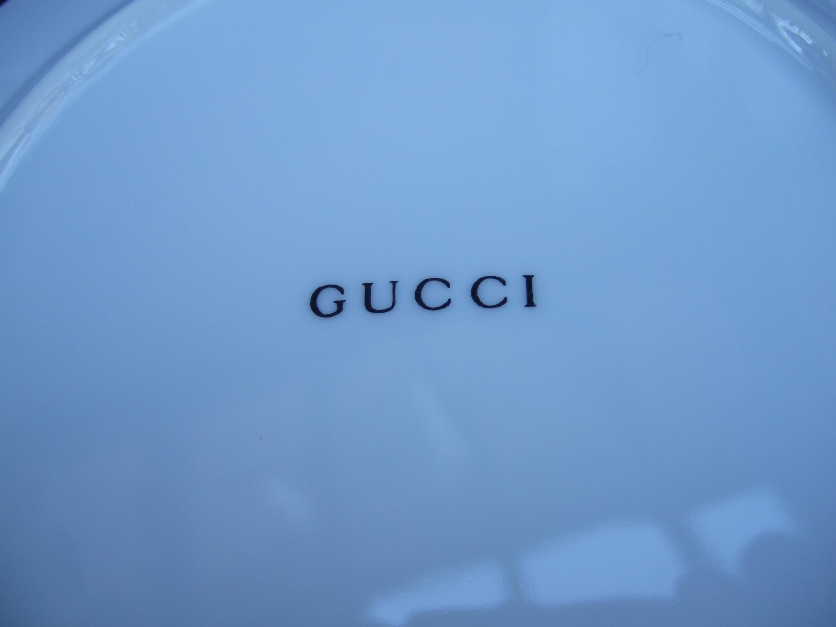 Gucci Mythological Set of Four Desert Plates & Four Porcelain Ceramic Mugs  For Sale 12