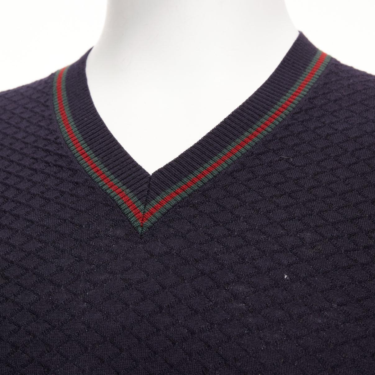 GUCCI navy 100% wool green red web v neck long sleeve sweater M
Reference: JSLE/A00121
Brand: Gucci
Material: Wool
Color: Navy, Multicolour
Pattern: Striped
Closure: Pullover
Made in: Italy

CONDITION:
Condition: Poor, this item was pre-owned and is