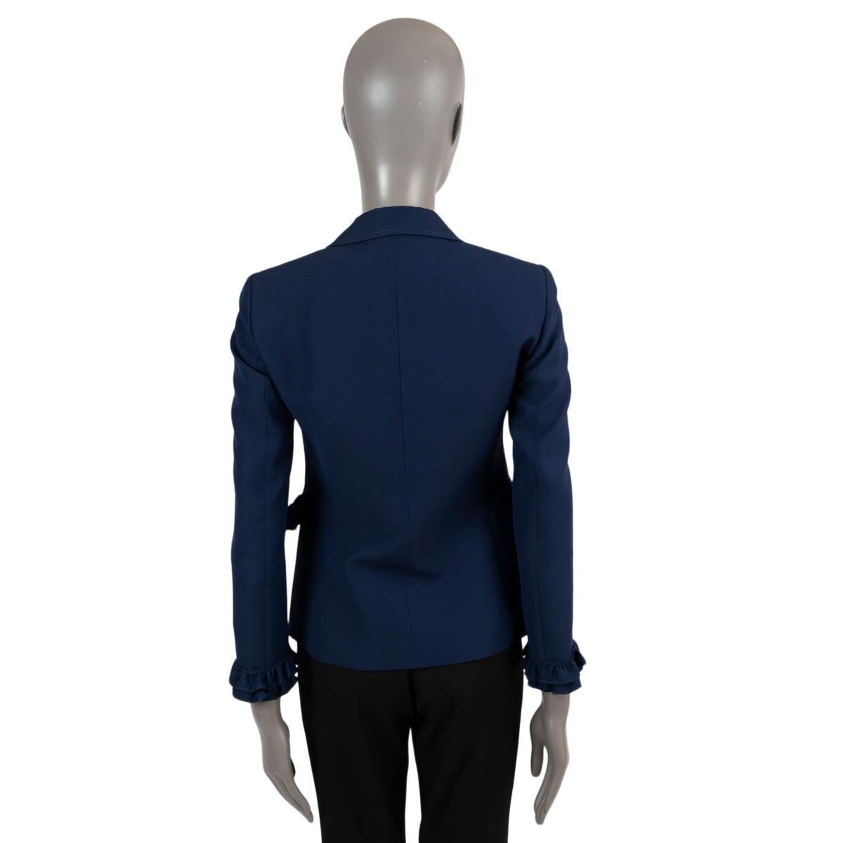GUCCI navy blue 2016 PEARL BUTTON RUFFLED CREPE Blazer Jacket 38 XS In Excellent Condition For Sale In Zürich, CH