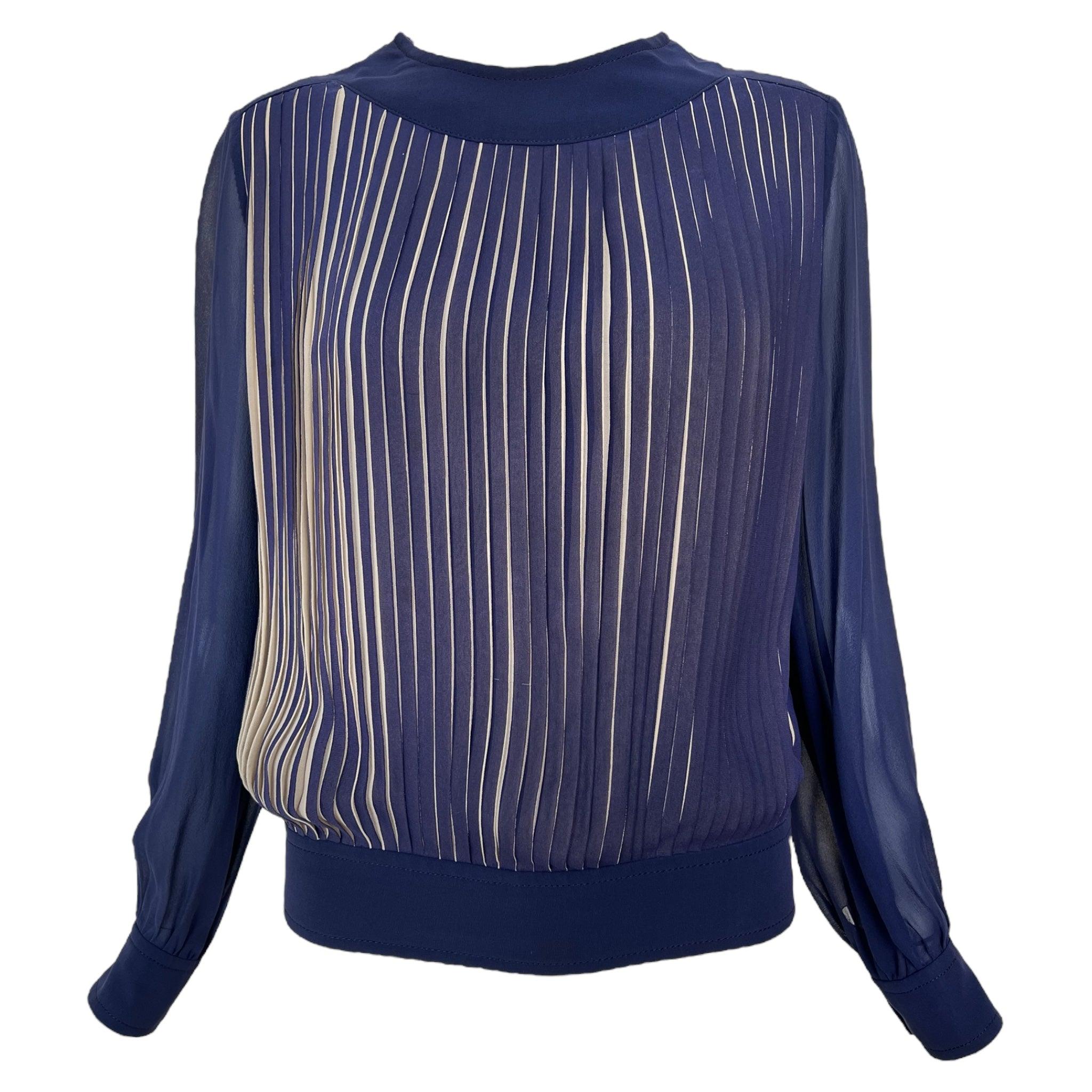 Gucci Navy Blue and Cream Silk Knife Pleat Skirt Set, 1970s In Excellent Condition For Sale In Los Angeles, CA
