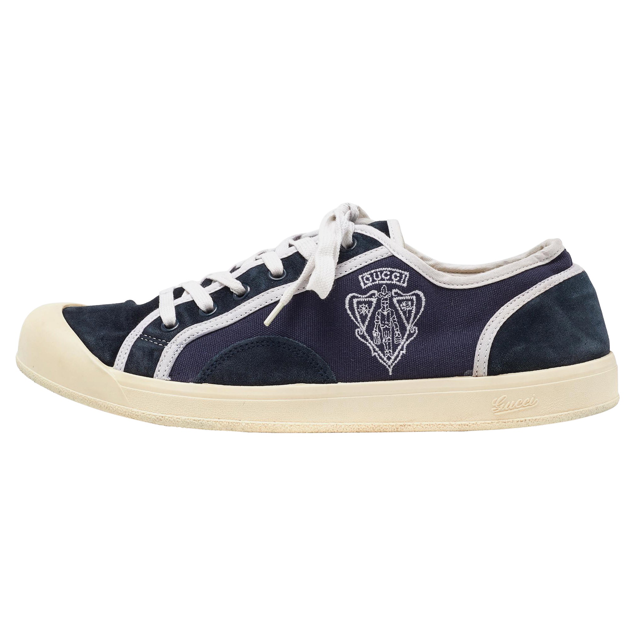 Baskets Gucci en toile et daim bleu marine caractéristique, taille 42