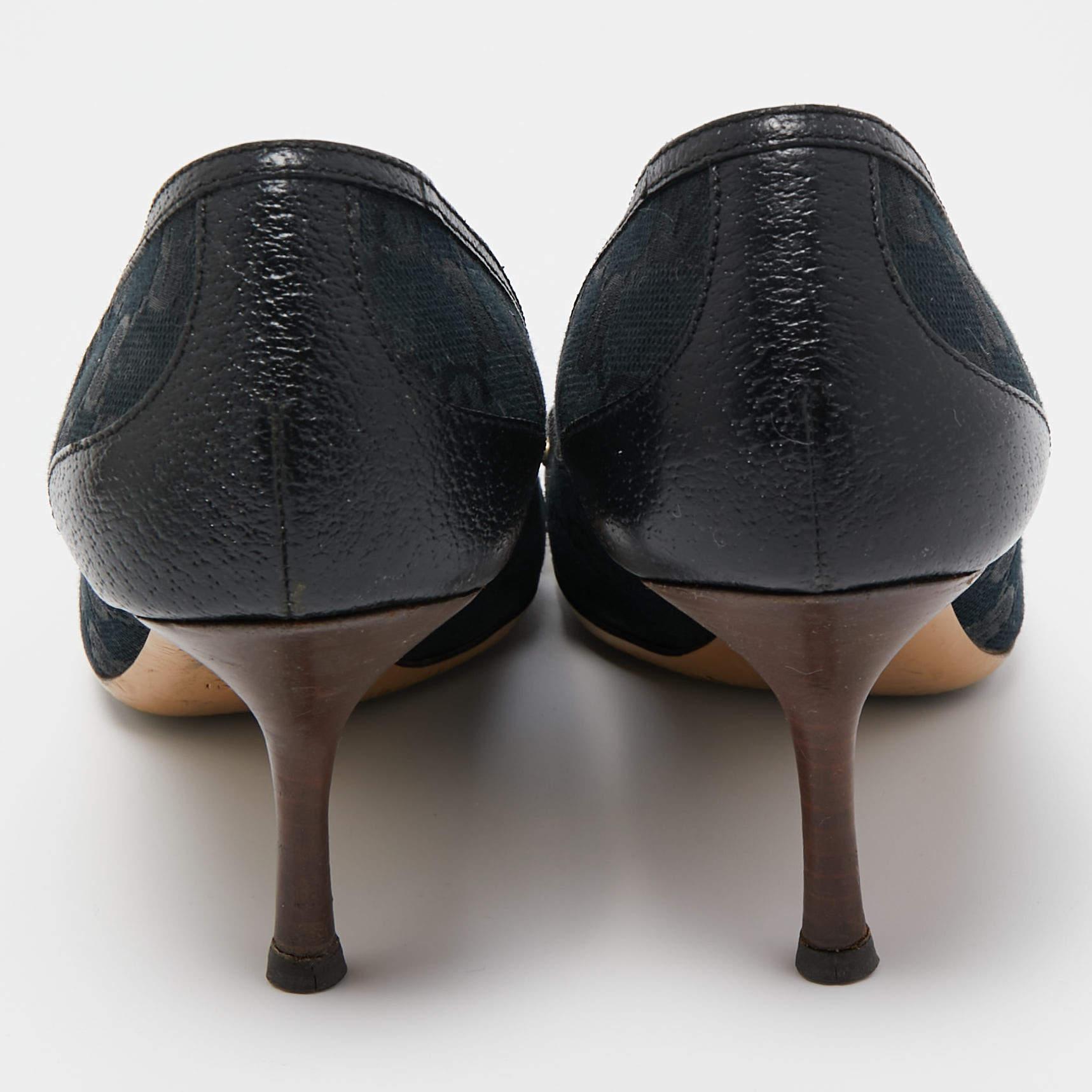 Women's Gucci Navy Blue Canvas Bambo Horsebit Pumps Size 39 For Sale