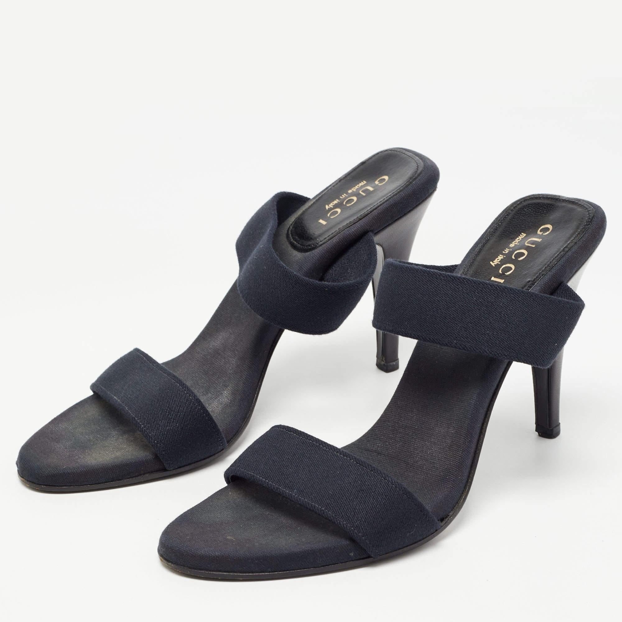 Introducing these stylish heeled sandalsâ€”the perfect addition to your footwear collection. With a comfortable yet elegant design, these sandals feature sturdy heels and supportive straps, making them ideal to wear for long hours. Step out in