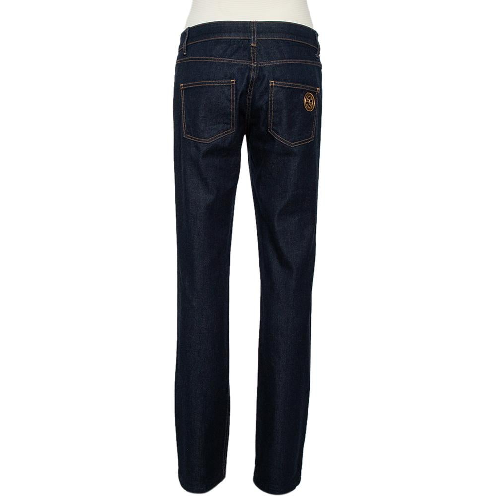 I jeans sono un punto fermo del guardaroba e sono l'emblema dello stile casual. Questi jeans Gucci sono perfettamente tagliati per offrire una vestibilità dritta e lusinghiera. Realizzati in denim di cotone, sono in una bella tonalità di blu navy.