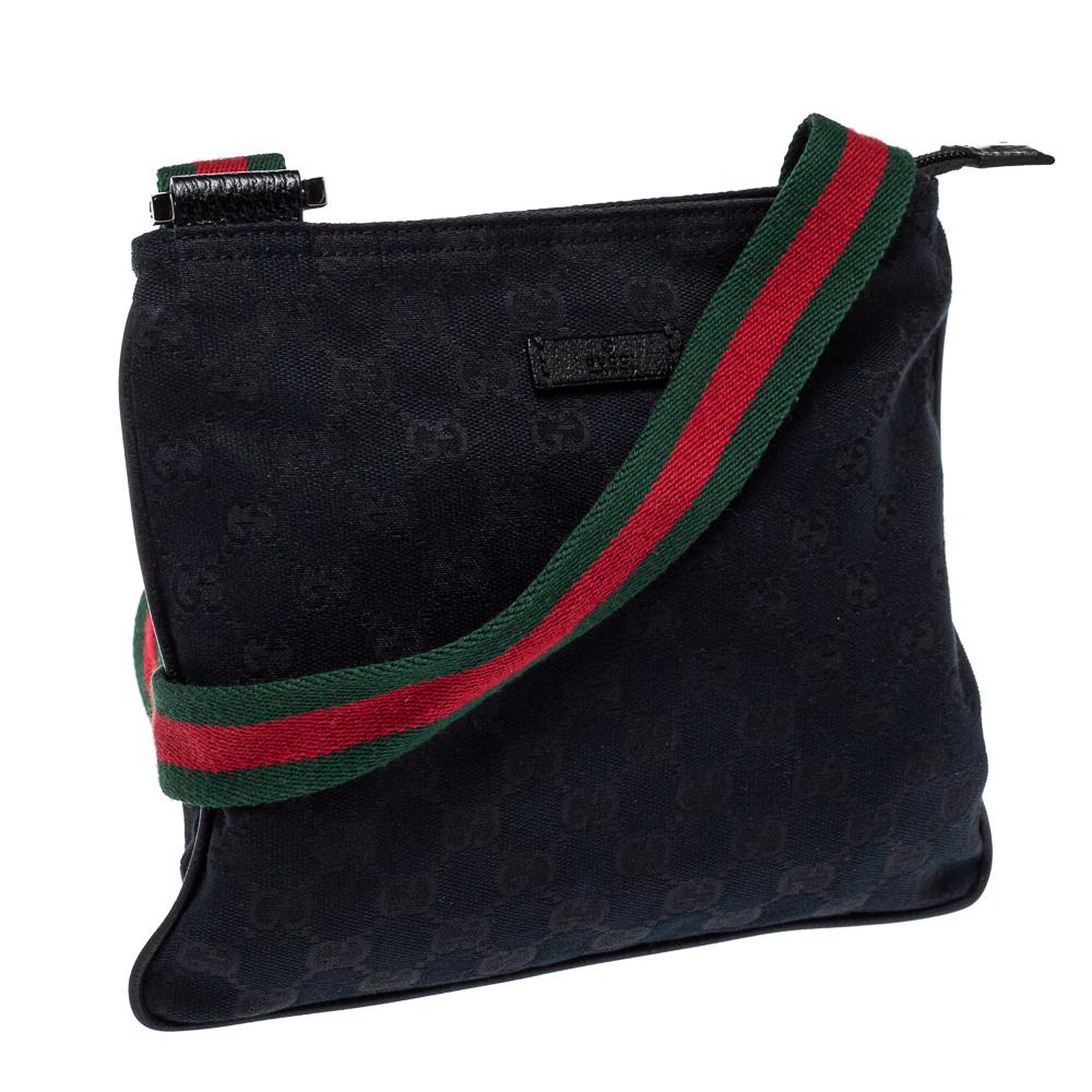 Gucci Navy Blue GG Canvas Small Vintage Web Messenger Bag In Good Condition In Dubai, Al Qouz 2