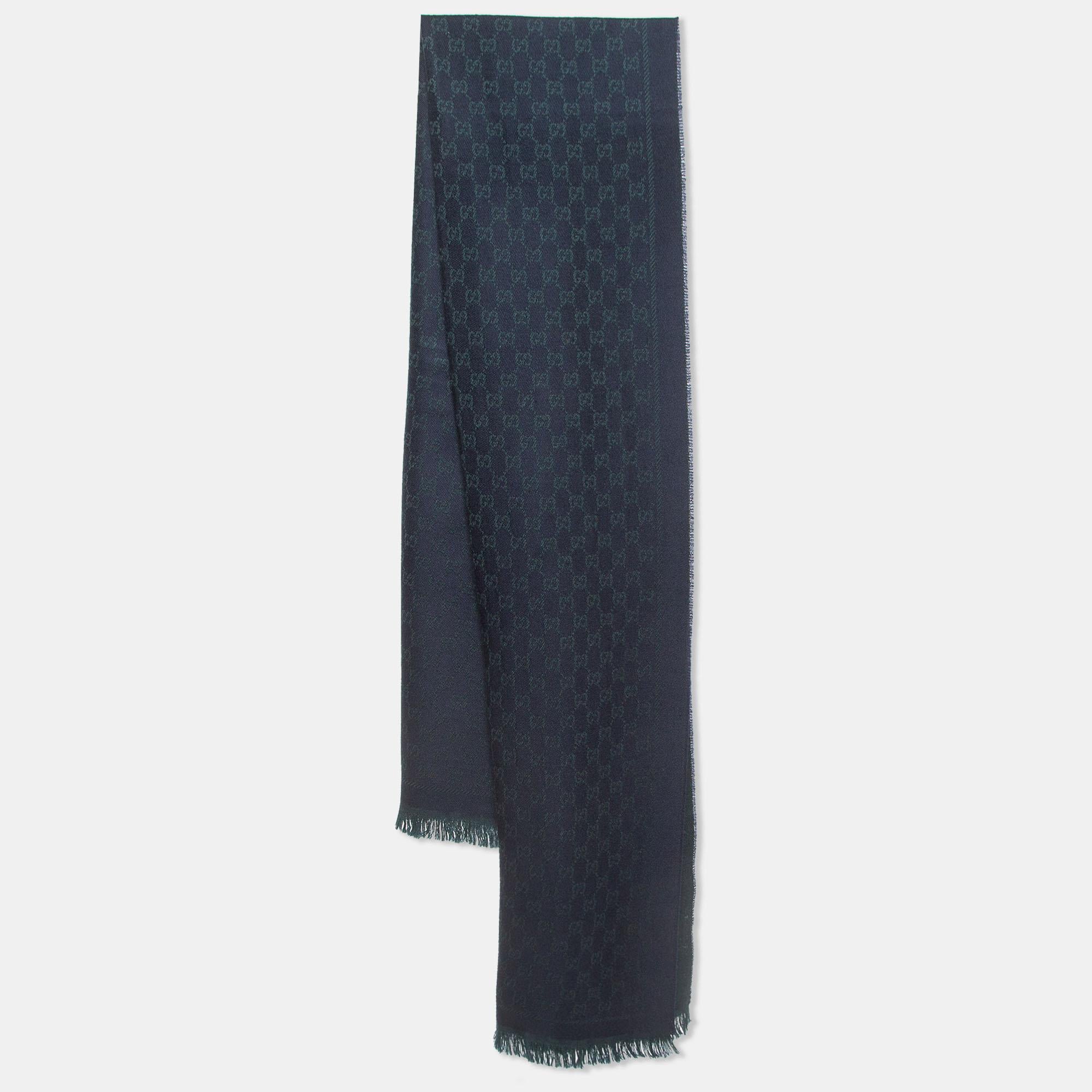 This lovely scarf is a fun way to accessorize your casual outfits and statement totes. This scarf from Gucci features an interesting design. It is cut from smooth fabric and will elevate all your looks.

