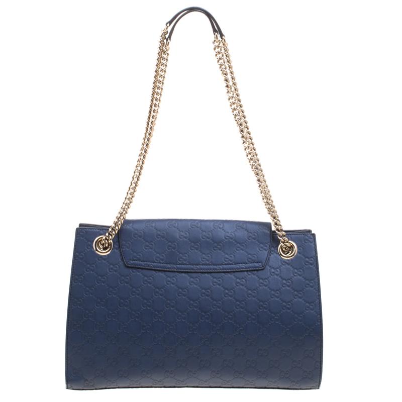 Gucci's handbags are not only well-crafted but they are also coveted because of their high appeal. This Emily Chain shoulder bag, like all of Gucci's creations, is fabulous and closet-worthy. It has been crafted from Guccissima leather and styled