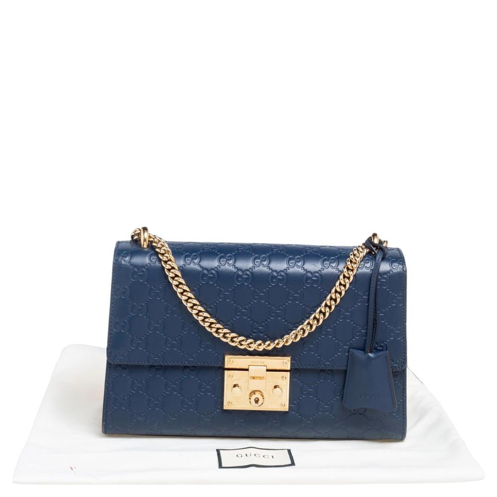 Gucci Navy Blue Guccissima Leather Medium Padlock Shoulder Bag In Good Condition In Dubai, Al Qouz 2