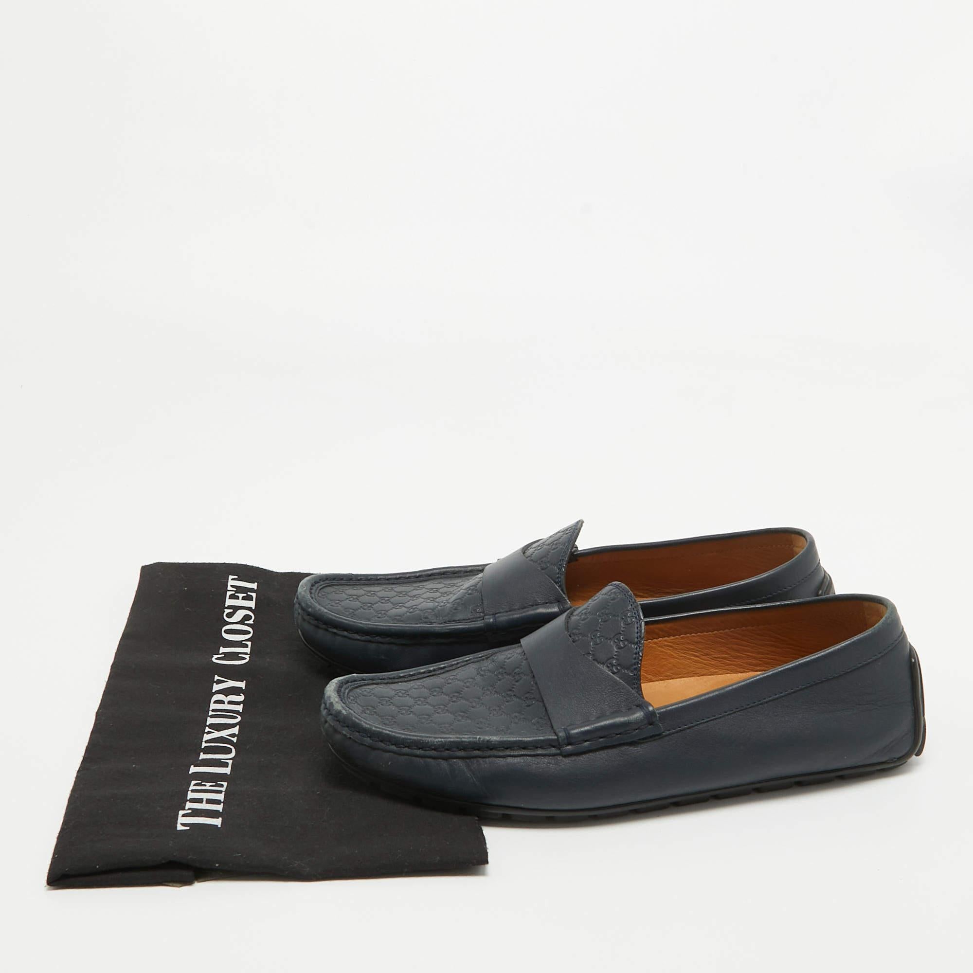 Gucci Marineblau Guccissima Leder Slip On Loafers Größe 40,5 im Angebot 4