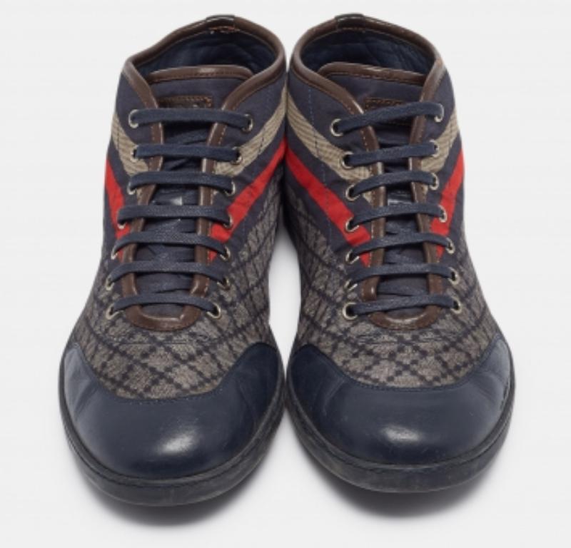 Nero Gucci, scarpe da ginnastica alte in pelle blu navy e nylon con stampa di diamanti, misura 42,5 in vendita