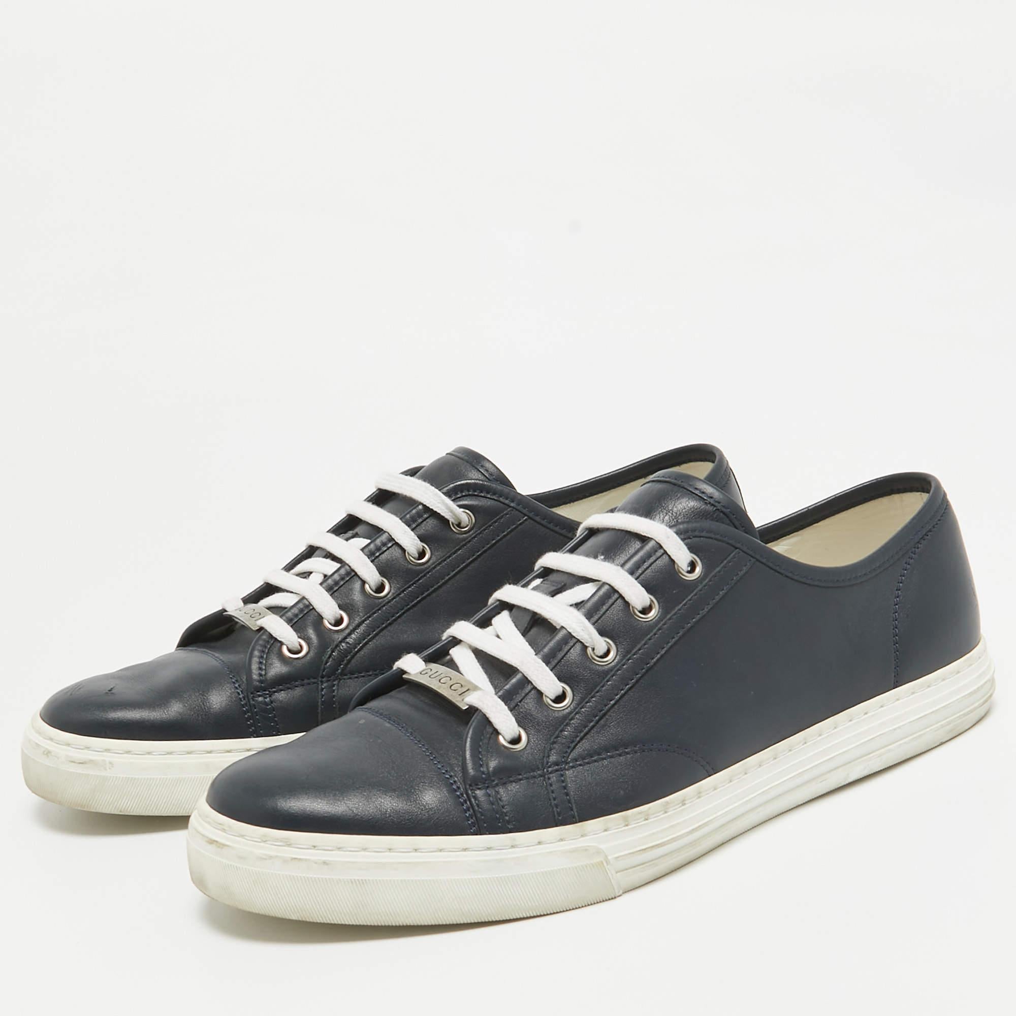 Con stile e comfort  queste sneakers di Gucci sono delicate per i piedi e ti permettono di scivolare durante la giornata. Hanno una tomaia elegante con chiusura in pizzo  e sono montate su suole di gomma resistenti.