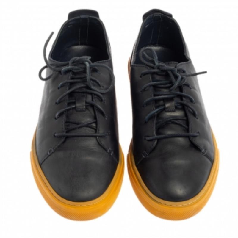 Men's Gucci Navy Blue Leather Low Top Sneakers Size 42 For Sale