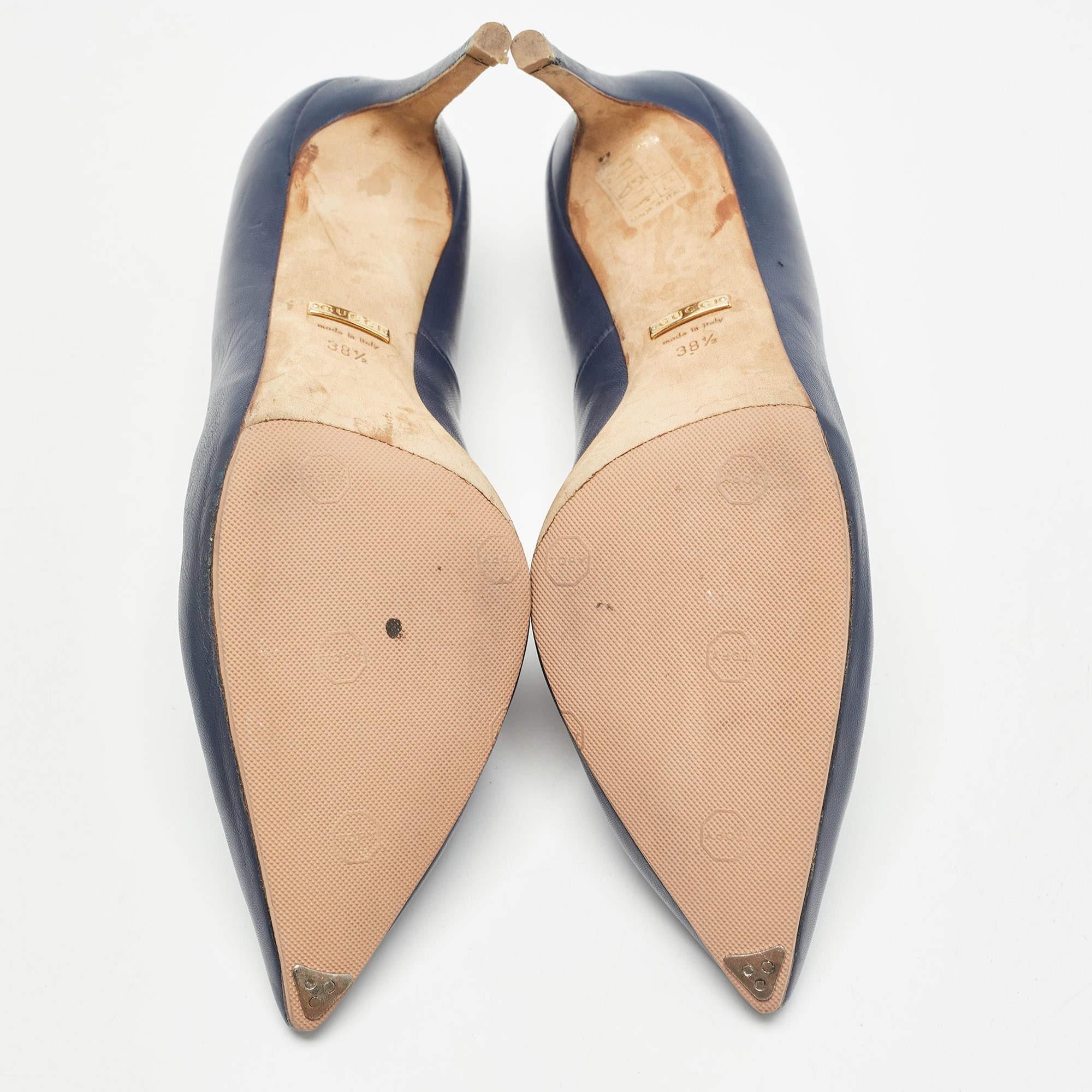 Gucci escarpins à bout pointu en cuir bleu marine, taille 38,5 en vente 1