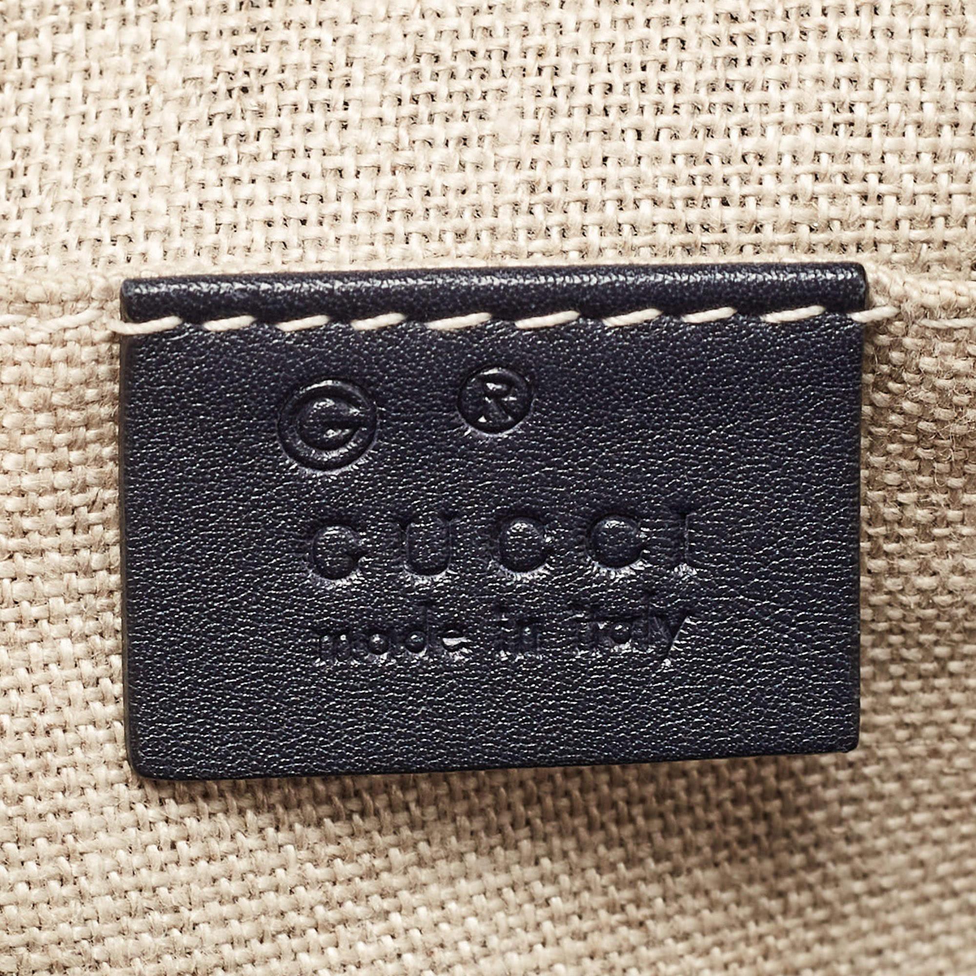 Gucci Navy Blue Microguccissima Leather Bree Crossbody Bag In Good Condition In Dubai, Al Qouz 2