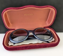 Gucci marineblaue Sonnenbrille in Übergröße, Etui